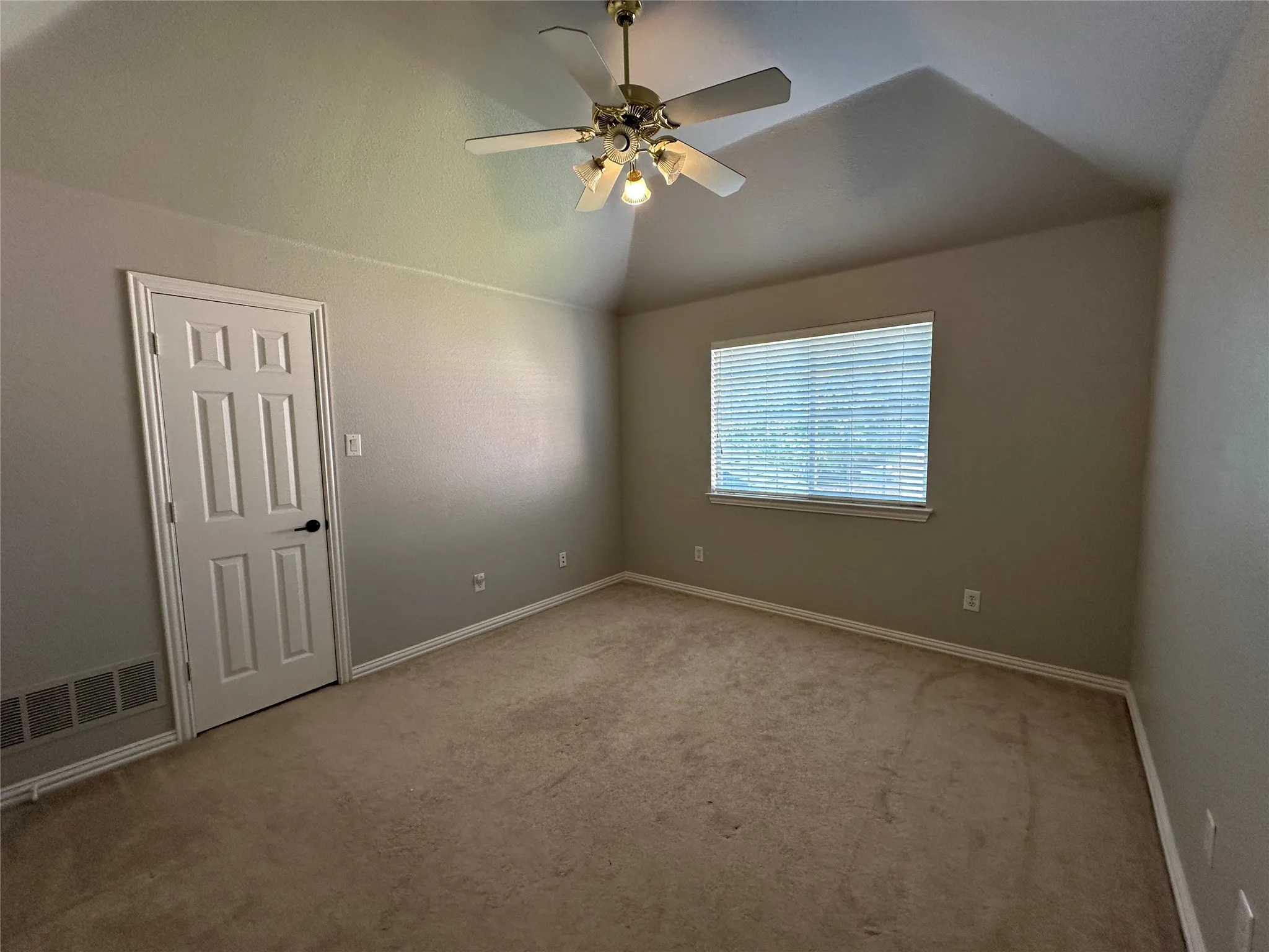 Single Family Residence For Sale in Collin County , 1107 Dunlay Court, Allen, Texas 75013, 5 Bedroom, 4 Bathroom, 3 Garage spaces, 3,243 Sqft, built in 1997, mls#21403376, Real Estate Agent in Allen, Homes For Sale in Collin county, Homes For Sale in Allen, Realtor in Allen Texas, Real Estate Brokerage Independent Realty Texas, Luminita Cordes Realtor