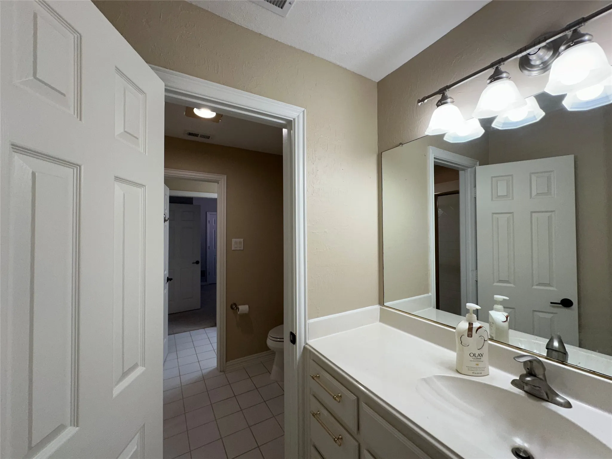 Single Family Residence For Sale in Collin County , 1107 Dunlay Court, Allen, Texas 75013, 5 Bedroom, 4 Bathroom, 3 Garage spaces, 3,243 Sqft, built in 1997, mls#21403376, Real Estate Agent in Allen, Homes For Sale in Collin county, Homes For Sale in Allen, Realtor in Allen Texas, Real Estate Brokerage Independent Realty Texas, Luminita Cordes Realtor