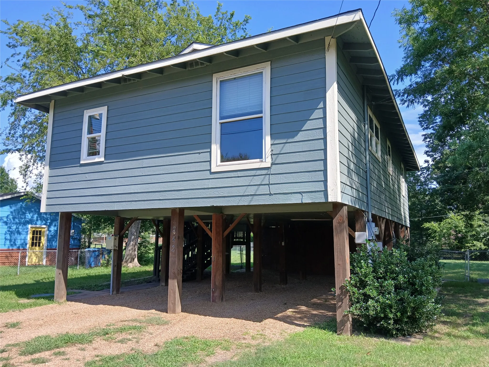 Single Family Residence For Rent in Henderson County , 242 AUTUMN WOOD Trail, Gun Barrel City, Texas 75156, 3 Bedroom, 1 Bathroom, Garage spaces, 864 Sqft, built in 1988, mls#21403397, Real Estate Agent in Gun Barrel City, Homes For Rent in Henderson county, Homes For Rent in Gun Barrel City, Realtor in Gun Barrel City Texas, Real Estate Brokerage Independent Realty Texas, Luminita Cordes Realtor