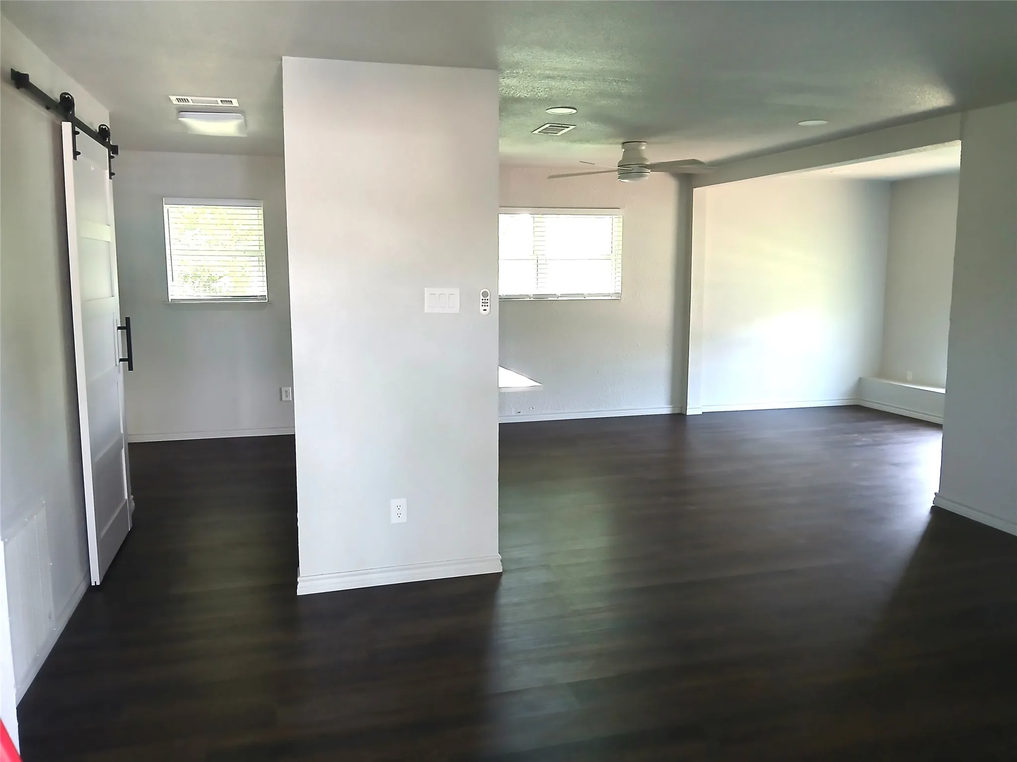 Single Family Residence For Rent in Henderson County , 242 AUTUMN WOOD Trail, Gun Barrel City, Texas 75156, 3 Bedroom, 1 Bathroom, Garage spaces, 864 Sqft, built in 1988, mls#21403397, Real Estate Agent in Gun Barrel City, Homes For Rent in Henderson county, Homes For Rent in Gun Barrel City, Realtor in Gun Barrel City Texas, Real Estate Brokerage Independent Realty Texas, Luminita Cordes Realtor