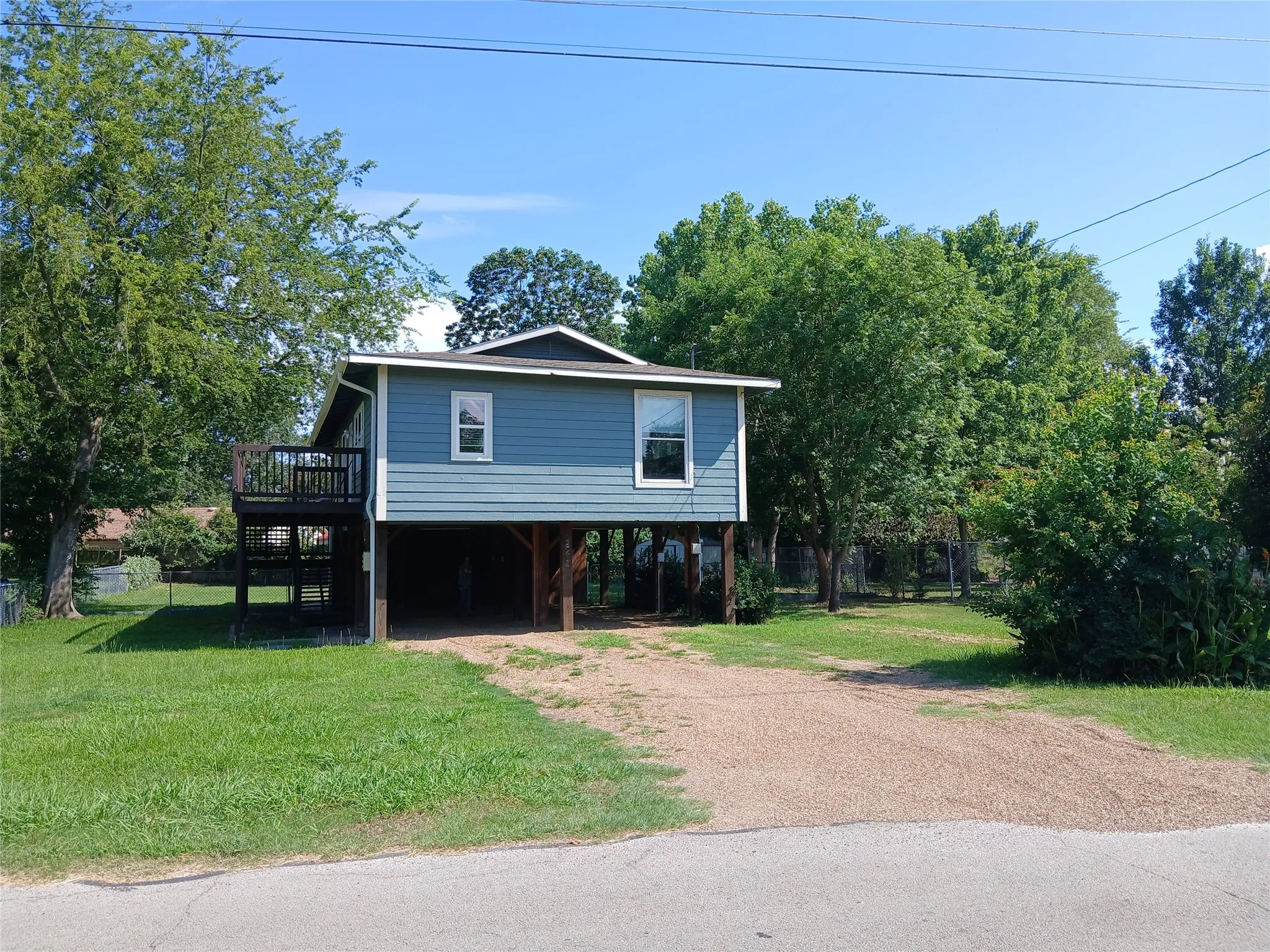 Single Family Residence For Rent in Henderson County , 242 AUTUMN WOOD Trail, Gun Barrel City, Texas 75156, 3 Bedroom, 1 Bathroom, Garage spaces, 864 Sqft, built in 1988, mls#21403397, Real Estate Agent in Gun Barrel City, Homes For Rent in Henderson county, Homes For Rent in Gun Barrel City, Realtor in Gun Barrel City Texas, Real Estate Brokerage Independent Realty Texas, Luminita Cordes Realtor