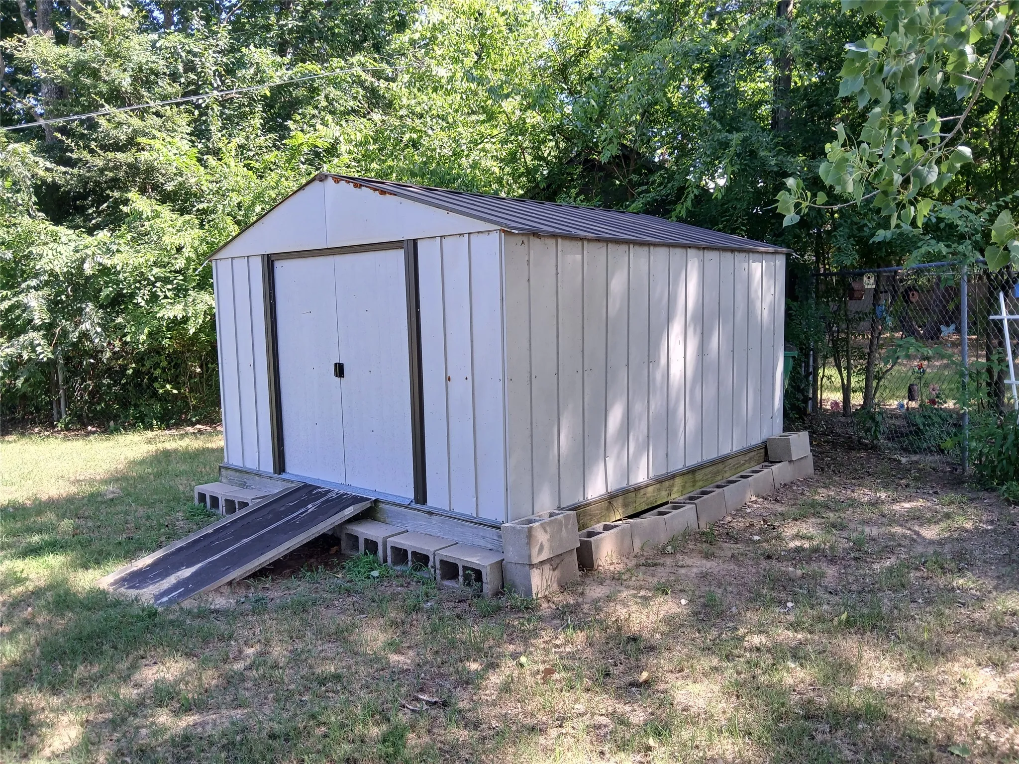 Single Family Residence For Rent in Henderson County , 242 AUTUMN WOOD Trail, Gun Barrel City, Texas 75156, 3 Bedroom, 1 Bathroom, Garage spaces, 864 Sqft, built in 1988, mls#21403397, Real Estate Agent in Gun Barrel City, Homes For Rent in Henderson county, Homes For Rent in Gun Barrel City, Realtor in Gun Barrel City Texas, Real Estate Brokerage Independent Realty Texas, Luminita Cordes Realtor