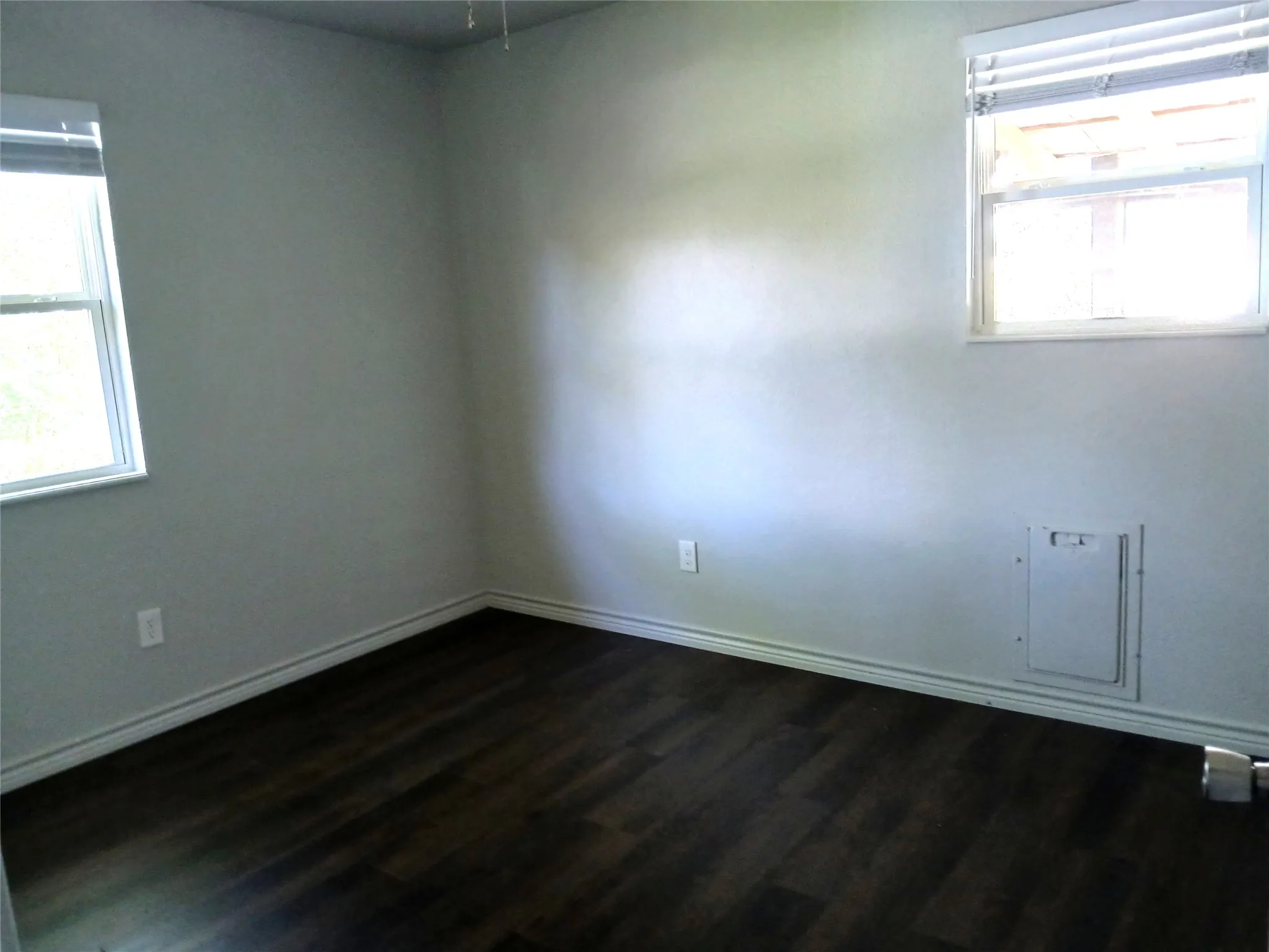 Single Family Residence For Rent in Henderson County , 242 AUTUMN WOOD Trail, Gun Barrel City, Texas 75156, 3 Bedroom, 1 Bathroom, Garage spaces, 864 Sqft, built in 1988, mls#21403397, Real Estate Agent in Gun Barrel City, Homes For Rent in Henderson county, Homes For Rent in Gun Barrel City, Realtor in Gun Barrel City Texas, Real Estate Brokerage Independent Realty Texas, Luminita Cordes Realtor