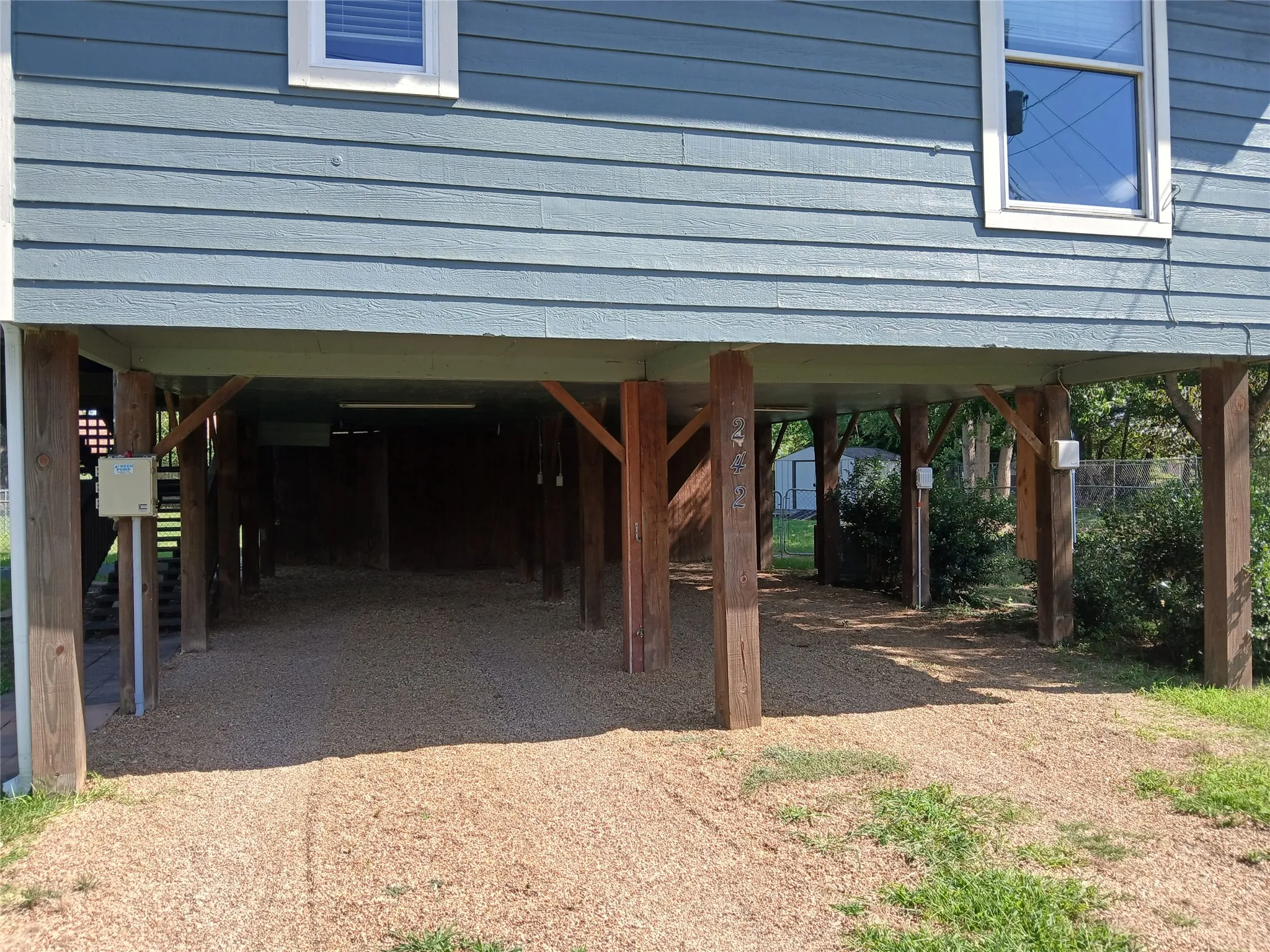 Single Family Residence For Rent in Henderson County , 242 AUTUMN WOOD Trail, Gun Barrel City, Texas 75156, 3 Bedroom, 1 Bathroom, Garage spaces, 864 Sqft, built in 1988, mls#21403397, Real Estate Agent in Gun Barrel City, Homes For Rent in Henderson county, Homes For Rent in Gun Barrel City, Realtor in Gun Barrel City Texas, Real Estate Brokerage Independent Realty Texas, Luminita Cordes Realtor