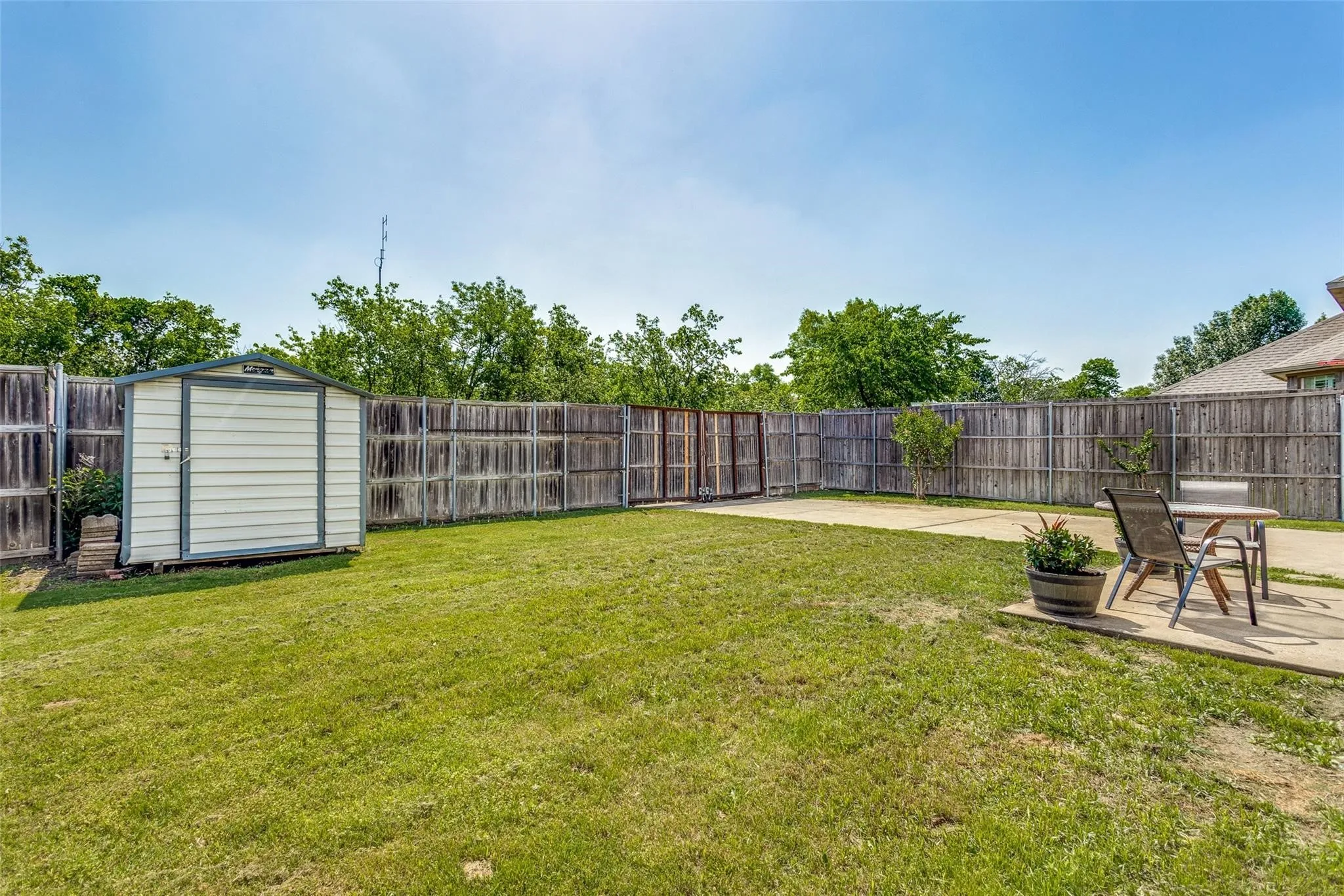Single Family Residence For Sale in Denton County , 6504 Autumn Trail, The Colony, Texas 75056, 5 Bedroom, 3 Bathroom, 2 Garage spaces, 3,505 Sqft, built in 2000, mls#21403400, Real Estate Agent in The Colony, Homes For Sale in Denton county, Homes For Sale in The Colony, Realtor in The Colony Texas, Real Estate Brokerage Independent Realty Texas, Luminita Cordes Realtor