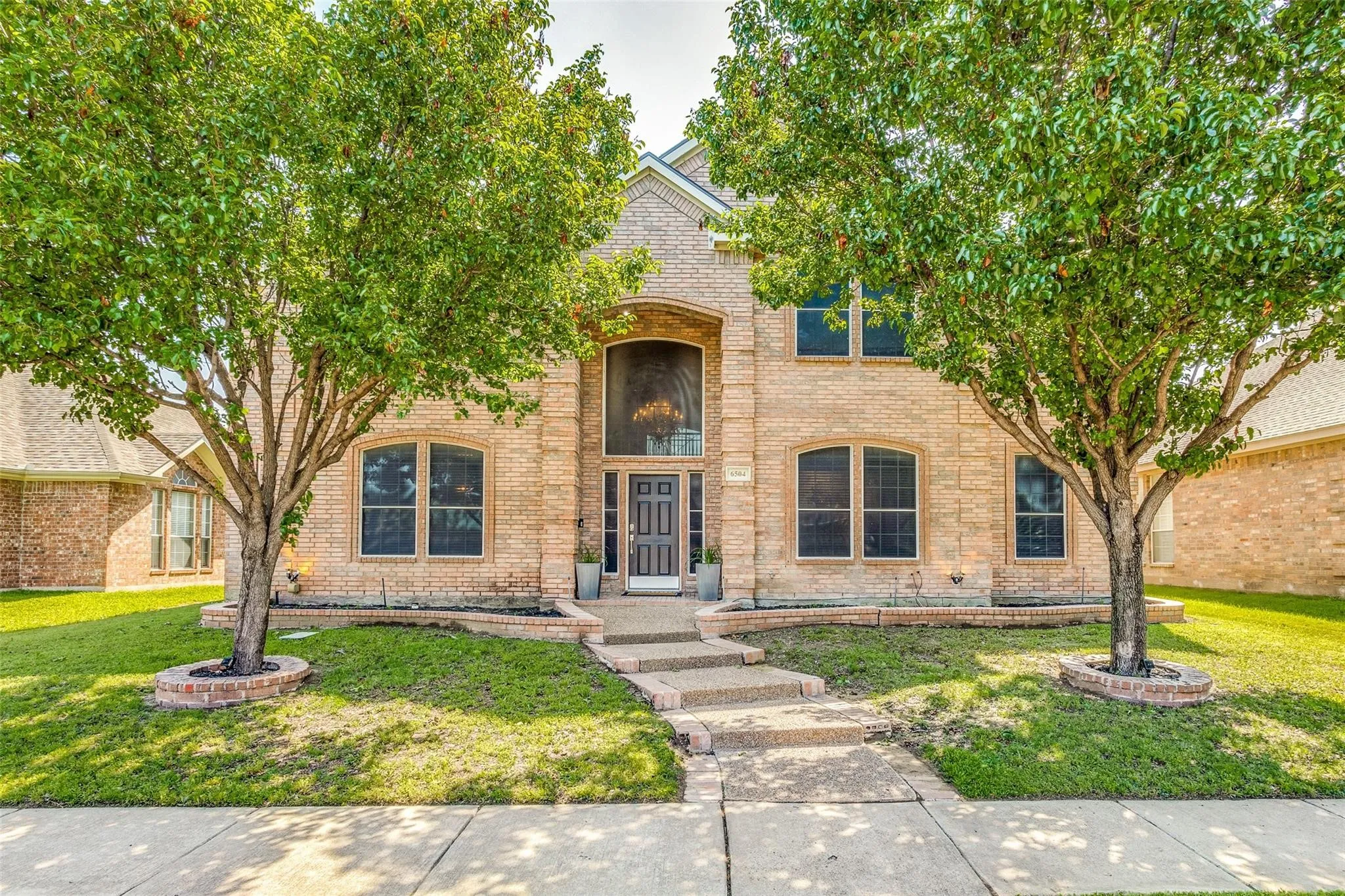 Single Family Residence For Sale in Denton County , 6504 Autumn Trail, The Colony, Texas 75056, 5 Bedroom, 3 Bathroom, 2 Garage spaces, 3,505 Sqft, built in 2000, mls#21403400, Real Estate Agent in The Colony, Homes For Sale in Denton county, Homes For Sale in The Colony, Realtor in The Colony Texas, Real Estate Brokerage Independent Realty Texas, Luminita Cordes Realtor