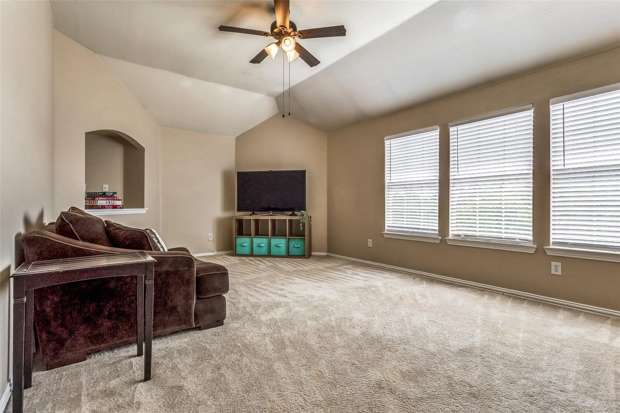 Single Family Residence For Sale in Denton County , 6504 Autumn Trail, The Colony, Texas 75056, 5 Bedroom, 3 Bathroom, 2 Garage spaces, 3,505 Sqft, built in 2000, mls#21403400, Real Estate Agent in The Colony, Homes For Sale in Denton county, Homes For Sale in The Colony, Realtor in The Colony Texas, Real Estate Brokerage Independent Realty Texas, Luminita Cordes Realtor