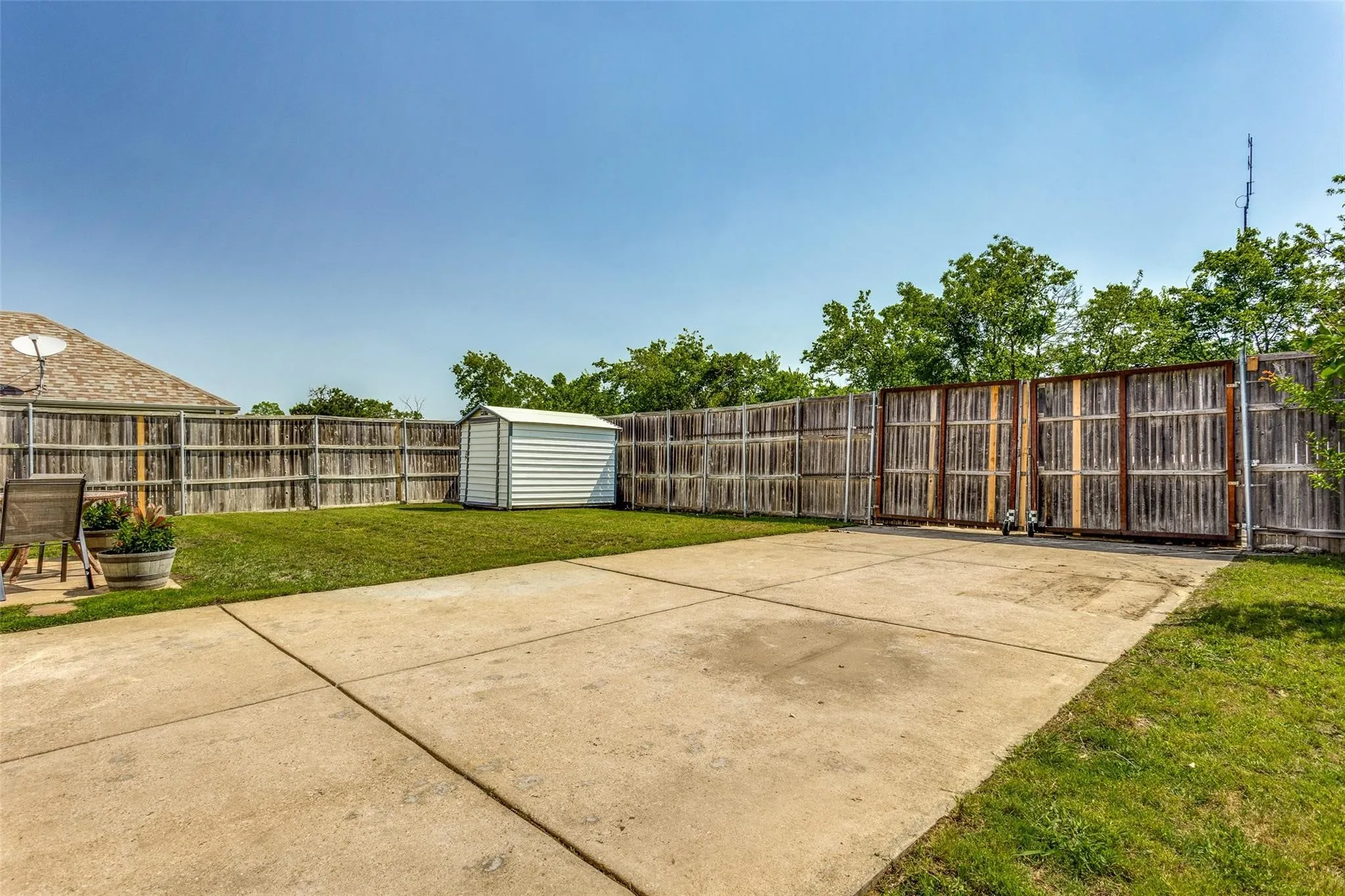 Single Family Residence For Sale in Denton County , 6504 Autumn Trail, The Colony, Texas 75056, 5 Bedroom, 3 Bathroom, 2 Garage spaces, 3,505 Sqft, built in 2000, mls#21403400, Real Estate Agent in The Colony, Homes For Sale in Denton county, Homes For Sale in The Colony, Realtor in The Colony Texas, Real Estate Brokerage Independent Realty Texas, Luminita Cordes Realtor