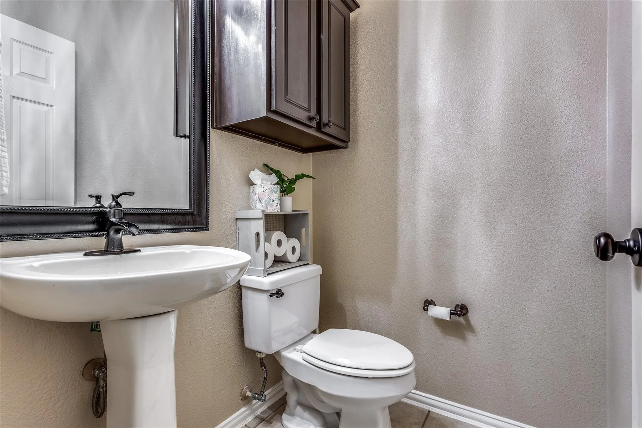 Single Family Residence For Sale in Denton County , 6504 Autumn Trail, The Colony, Texas 75056, 5 Bedroom, 3 Bathroom, 2 Garage spaces, 3,505 Sqft, built in 2000, mls#21403400, Real Estate Agent in The Colony, Homes For Sale in Denton county, Homes For Sale in The Colony, Realtor in The Colony Texas, Real Estate Brokerage Independent Realty Texas, Luminita Cordes Realtor