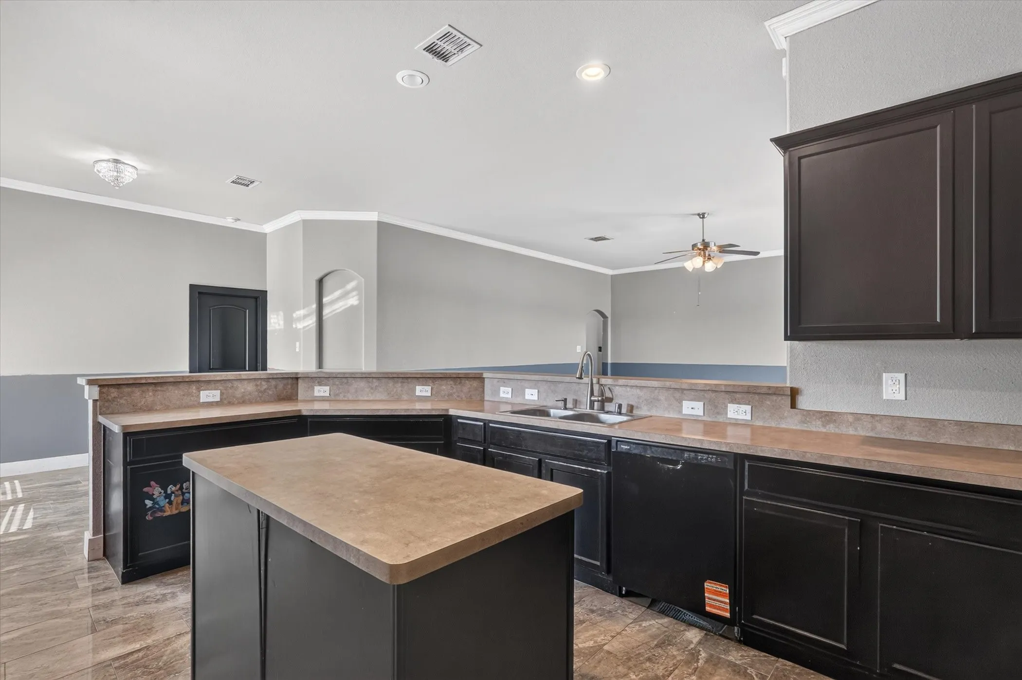 Single Family Residence For Sale in Ellis County , 104 Anthony Lane, Red Oak, Texas 75154, 4 Bedroom, 2 Bathroom, 2 Garage spaces, 1,994 Sqft, built in 2014, mls#21402580, Real Estate Agent in Red Oak, Homes For Sale in Ellis county, Homes For Sale in Red Oak, Realtor in Red Oak Texas, Real Estate Brokerage Independent Realty Texas, Luminita Cordes Realtor