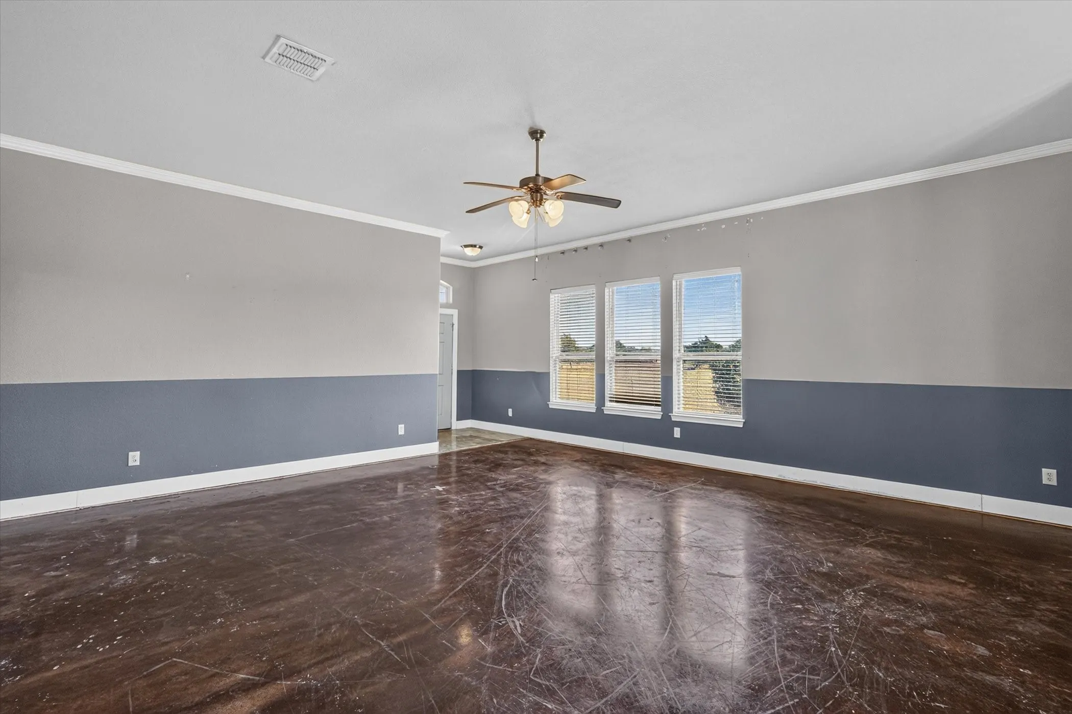 Single Family Residence For Sale in Ellis County , 104 Anthony Lane, Red Oak, Texas 75154, 4 Bedroom, 2 Bathroom, 2 Garage spaces, 1,994 Sqft, built in 2014, mls#21402580, Real Estate Agent in Red Oak, Homes For Sale in Ellis county, Homes For Sale in Red Oak, Realtor in Red Oak Texas, Real Estate Brokerage Independent Realty Texas, Luminita Cordes Realtor