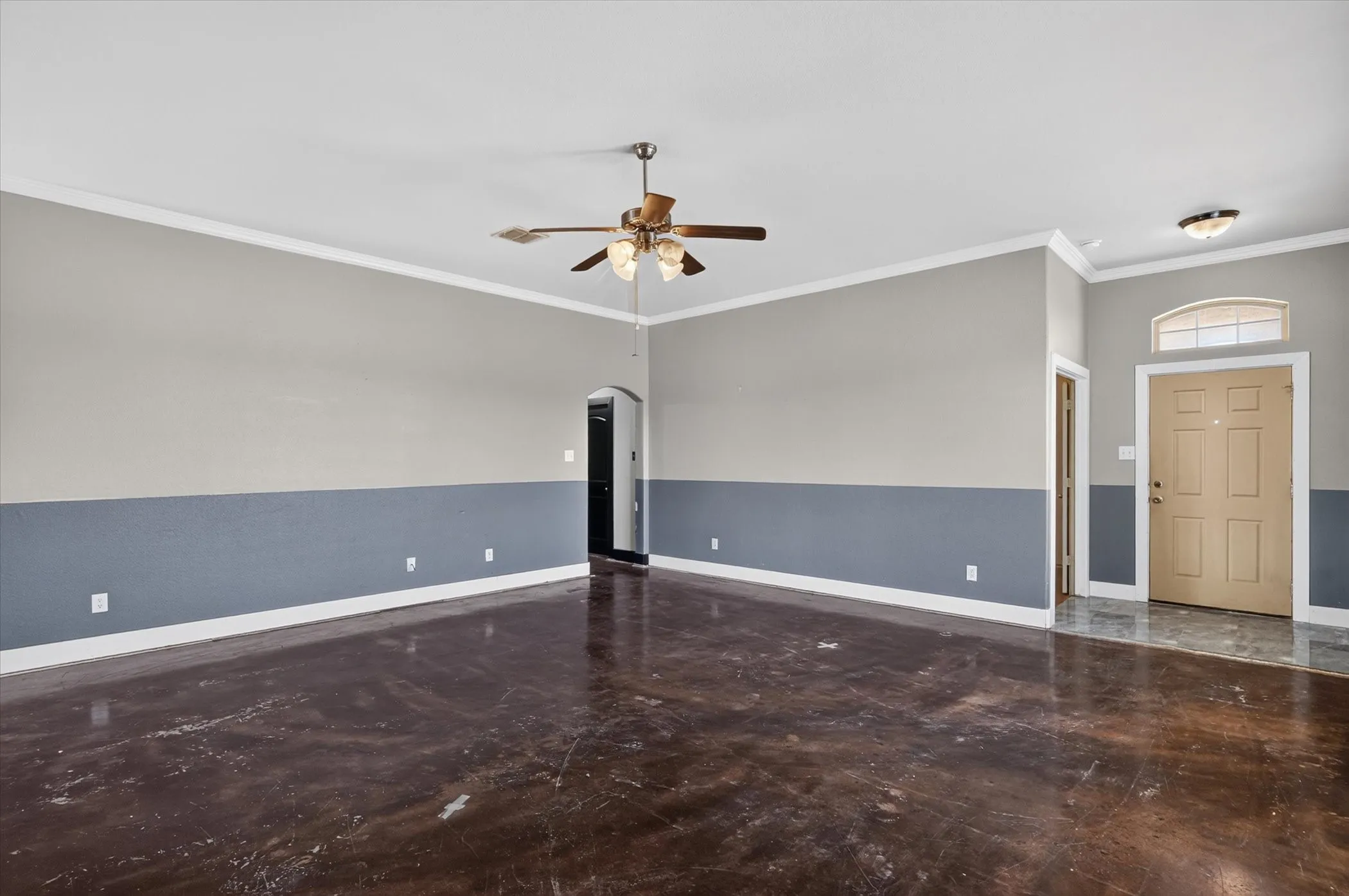 Single Family Residence For Sale in Ellis County , 104 Anthony Lane, Red Oak, Texas 75154, 4 Bedroom, 2 Bathroom, 2 Garage spaces, 1,994 Sqft, built in 2014, mls#21402580, Real Estate Agent in Red Oak, Homes For Sale in Ellis county, Homes For Sale in Red Oak, Realtor in Red Oak Texas, Real Estate Brokerage Independent Realty Texas, Luminita Cordes Realtor