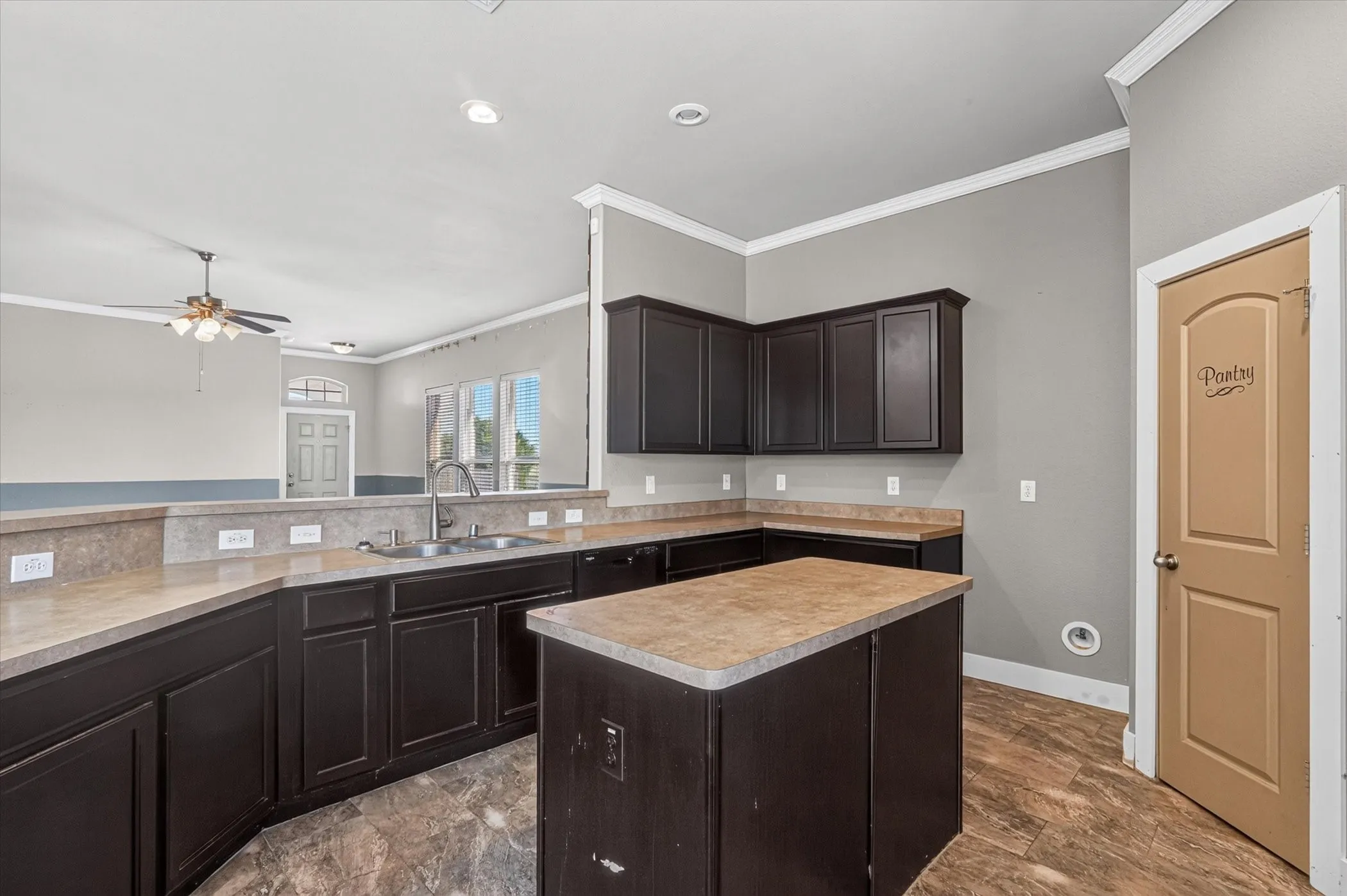Single Family Residence For Sale in Ellis County , 104 Anthony Lane, Red Oak, Texas 75154, 4 Bedroom, 2 Bathroom, 2 Garage spaces, 1,994 Sqft, built in 2014, mls#21402580, Real Estate Agent in Red Oak, Homes For Sale in Ellis county, Homes For Sale in Red Oak, Realtor in Red Oak Texas, Real Estate Brokerage Independent Realty Texas, Luminita Cordes Realtor