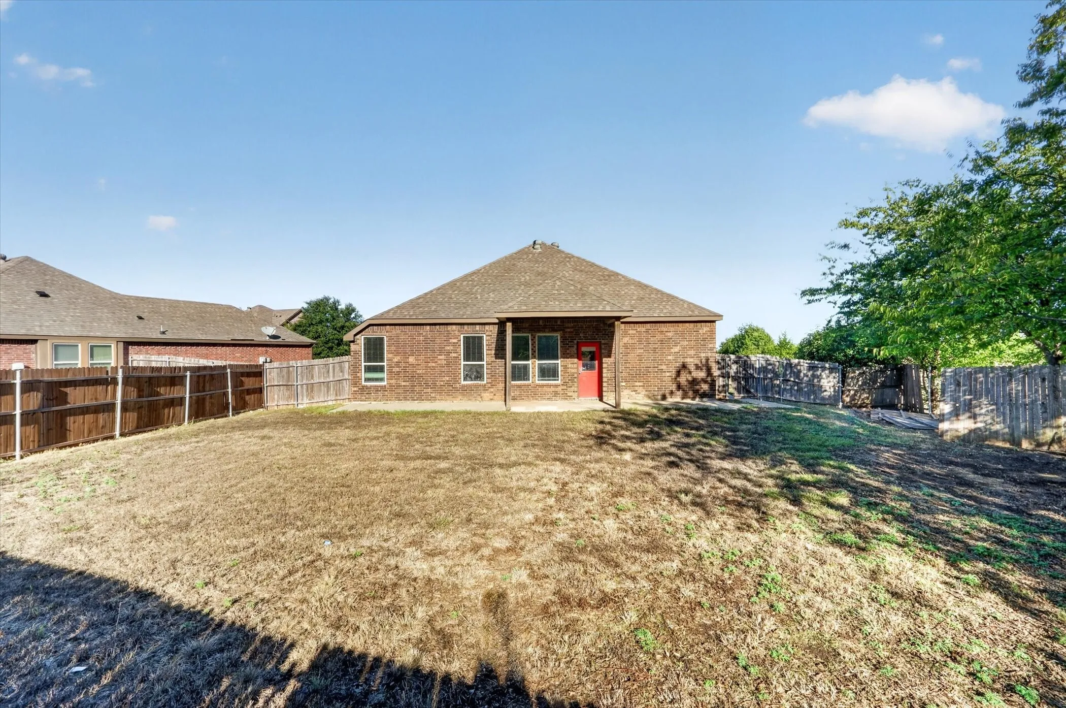 Single Family Residence For Sale in Ellis County , 104 Anthony Lane, Red Oak, Texas 75154, 4 Bedroom, 2 Bathroom, 2 Garage spaces, 1,994 Sqft, built in 2014, mls#21402580, Real Estate Agent in Red Oak, Homes For Sale in Ellis county, Homes For Sale in Red Oak, Realtor in Red Oak Texas, Real Estate Brokerage Independent Realty Texas, Luminita Cordes Realtor
