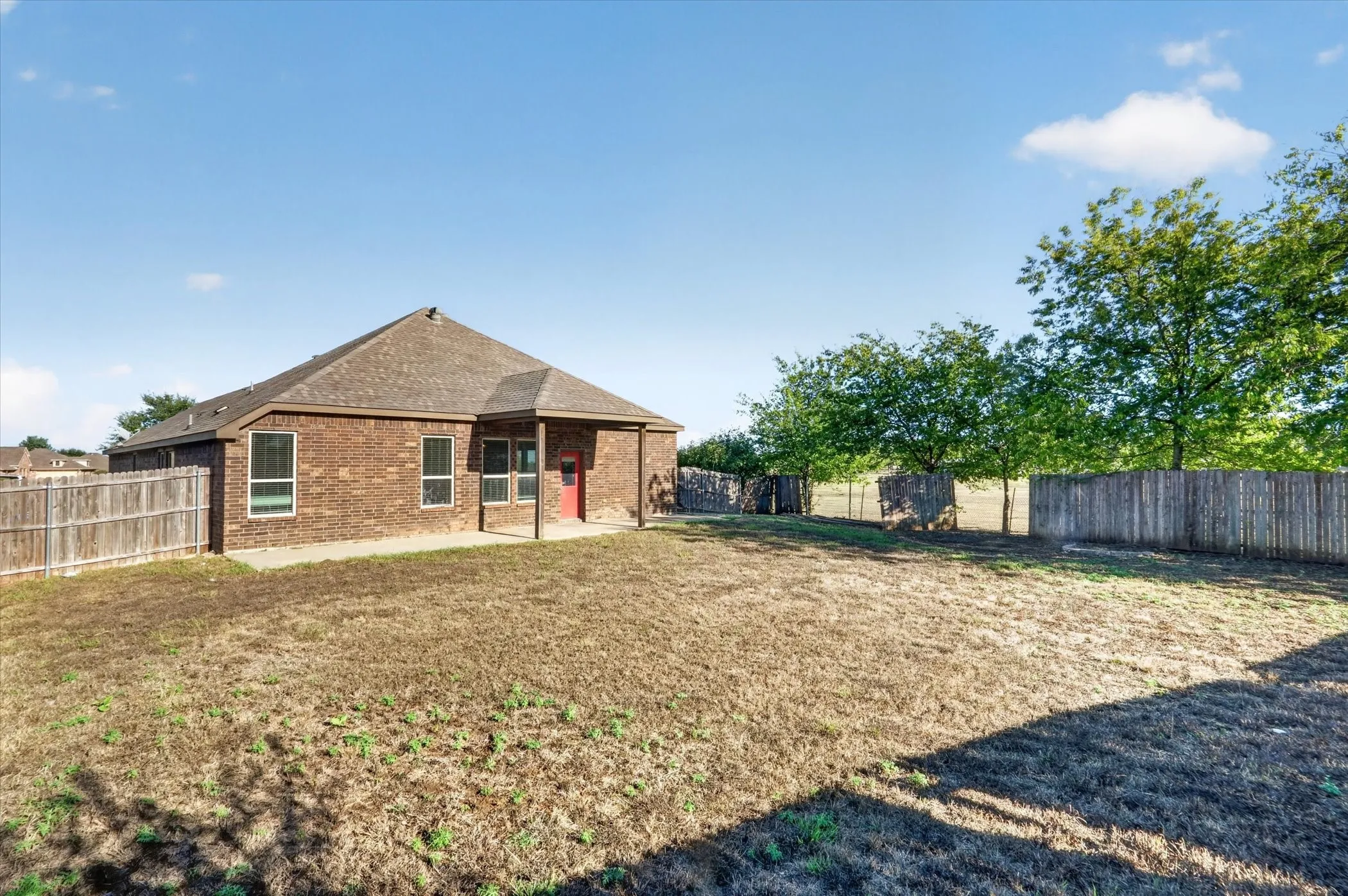 Single Family Residence For Sale in Ellis County , 104 Anthony Lane, Red Oak, Texas 75154, 4 Bedroom, 2 Bathroom, 2 Garage spaces, 1,994 Sqft, built in 2014, mls#21402580, Real Estate Agent in Red Oak, Homes For Sale in Ellis county, Homes For Sale in Red Oak, Realtor in Red Oak Texas, Real Estate Brokerage Independent Realty Texas, Luminita Cordes Realtor
