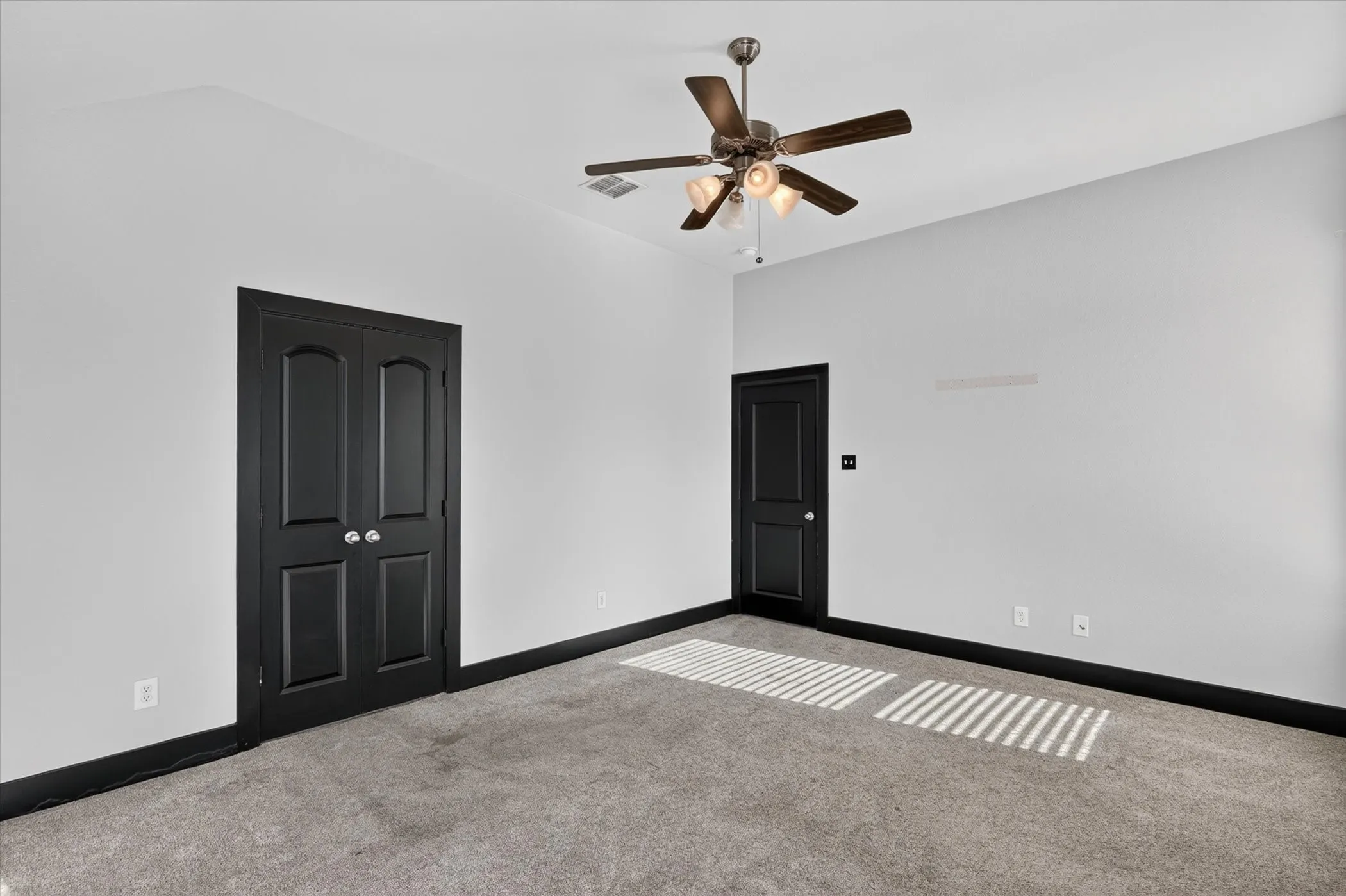 Single Family Residence For Sale in Ellis County , 104 Anthony Lane, Red Oak, Texas 75154, 4 Bedroom, 2 Bathroom, 2 Garage spaces, 1,994 Sqft, built in 2014, mls#21402580, Real Estate Agent in Red Oak, Homes For Sale in Ellis county, Homes For Sale in Red Oak, Realtor in Red Oak Texas, Real Estate Brokerage Independent Realty Texas, Luminita Cordes Realtor