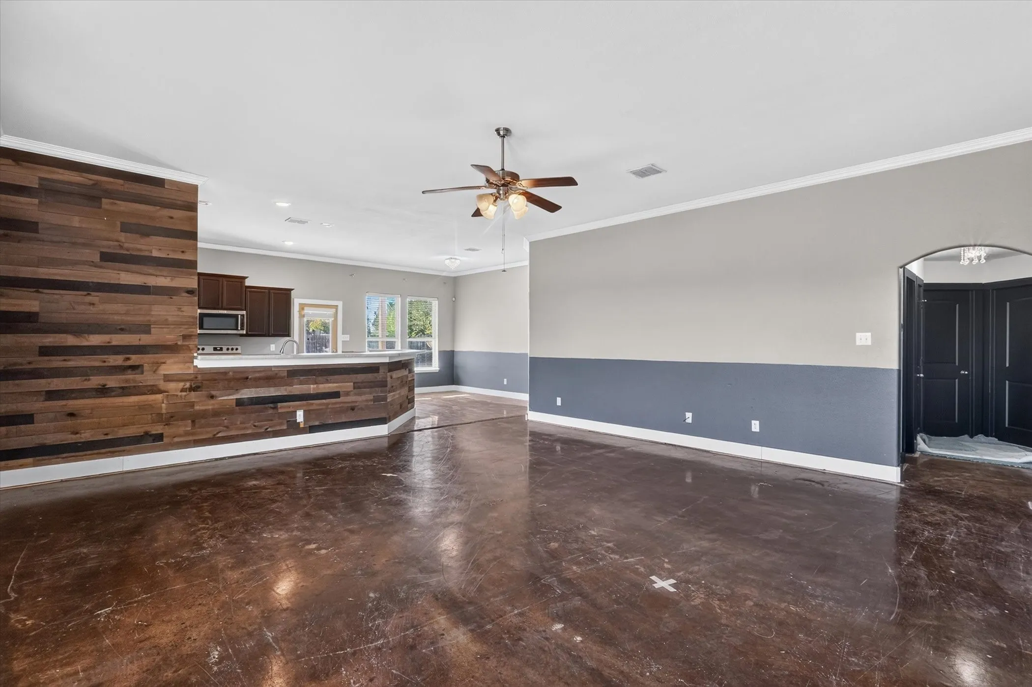 Single Family Residence For Sale in Ellis County , 104 Anthony Lane, Red Oak, Texas 75154, 4 Bedroom, 2 Bathroom, 2 Garage spaces, 1,994 Sqft, built in 2014, mls#21402580, Real Estate Agent in Red Oak, Homes For Sale in Ellis county, Homes For Sale in Red Oak, Realtor in Red Oak Texas, Real Estate Brokerage Independent Realty Texas, Luminita Cordes Realtor