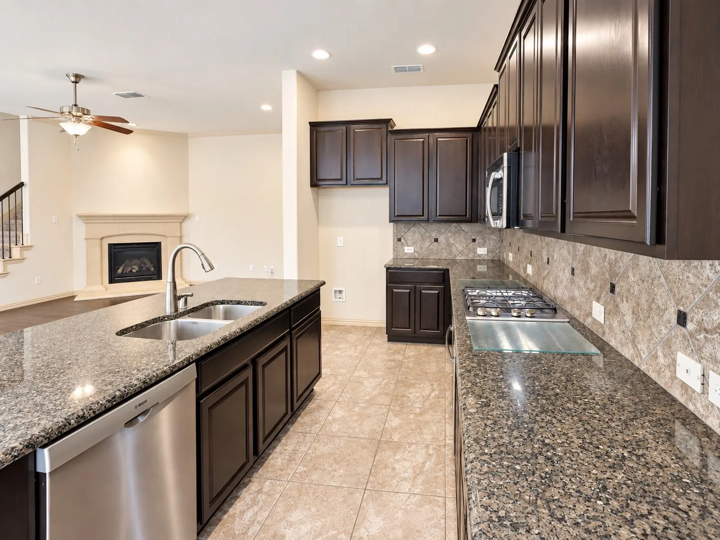 Single Family Residence For Rent in Denton County , 219 Carrington Lane, Lewisville, Texas 75067, 4 Bedroom, 4 Bathroom, 2 Garage spaces, 3,017 Sqft, built in 2013, mls#21402431, Real Estate Agent in Lewisville, Homes For Rent in Denton county, Homes For Rent in Lewisville, Realtor in Lewisville Texas, Real Estate Brokerage Independent Realty Texas, Luminita Cordes Realtor