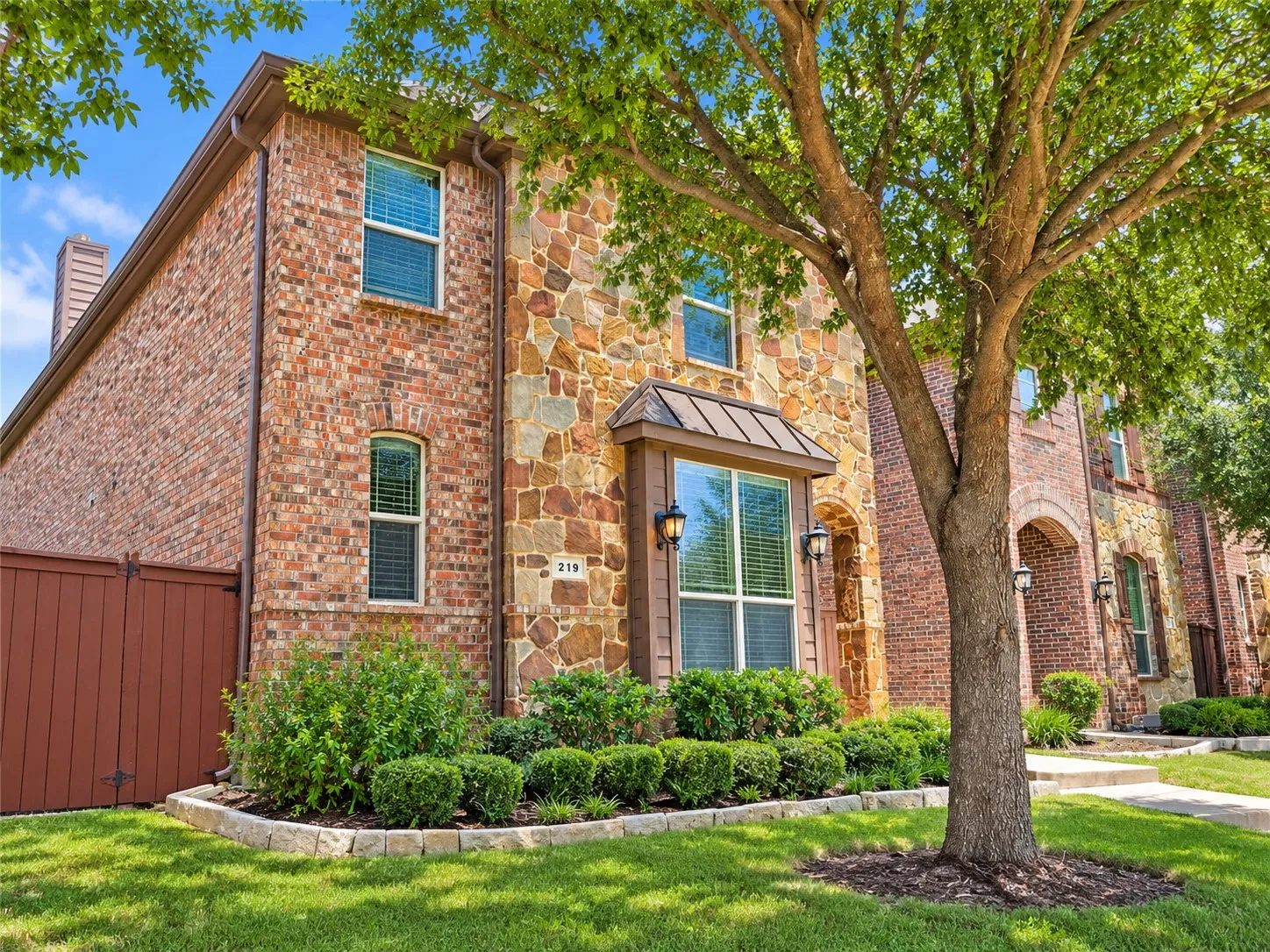 Single Family Residence For Rent in Denton County , 219 Carrington Lane, Lewisville, Texas 75067, 4 Bedroom, 4 Bathroom, 2 Garage spaces, 3,017 Sqft, built in 2013, mls#21402431, Real Estate Agent in Lewisville, Homes For Rent in Denton county, Homes For Rent in Lewisville, Realtor in Lewisville Texas, Real Estate Brokerage Independent Realty Texas, Luminita Cordes Realtor