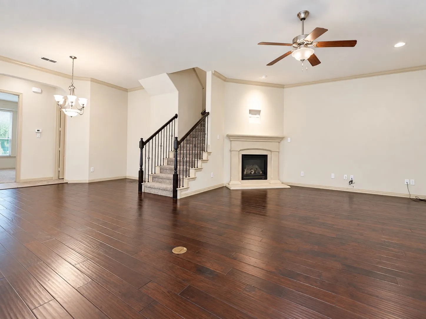 Single Family Residence For Rent in Denton County , 219 Carrington Lane, Lewisville, Texas 75067, 4 Bedroom, 4 Bathroom, 2 Garage spaces, 3,017 Sqft, built in 2013, mls#21402431, Real Estate Agent in Lewisville, Homes For Rent in Denton county, Homes For Rent in Lewisville, Realtor in Lewisville Texas, Real Estate Brokerage Independent Realty Texas, Luminita Cordes Realtor