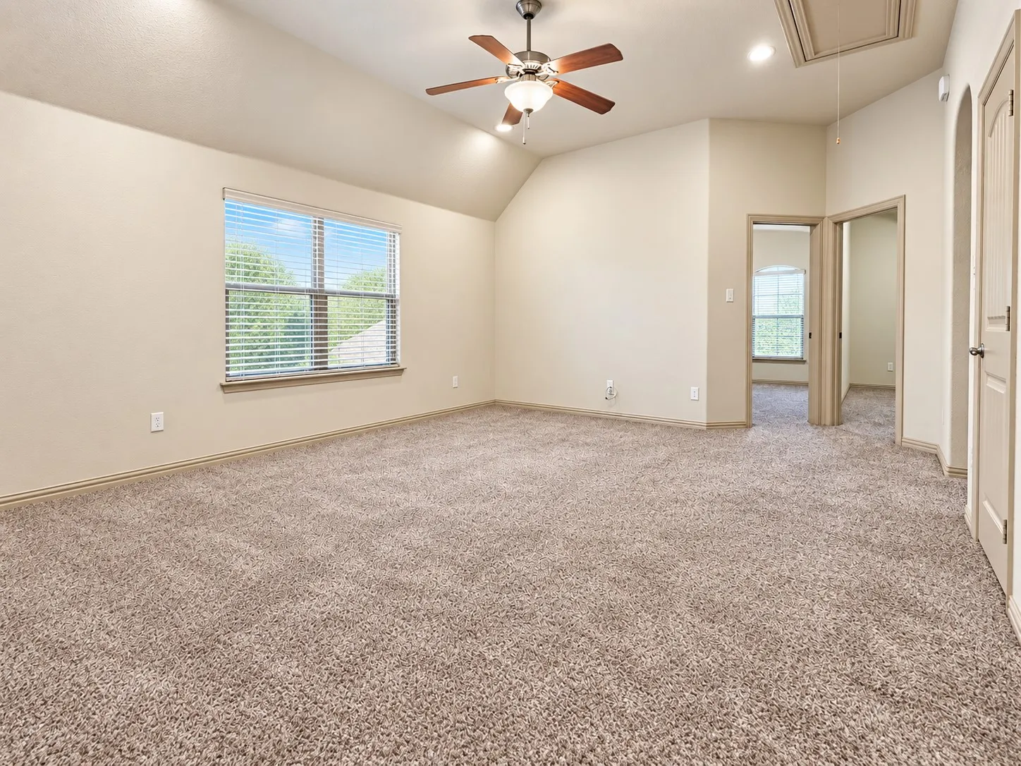 Single Family Residence For Rent in Denton County , 219 Carrington Lane, Lewisville, Texas 75067, 4 Bedroom, 4 Bathroom, 2 Garage spaces, 3,017 Sqft, built in 2013, mls#21402431, Real Estate Agent in Lewisville, Homes For Rent in Denton county, Homes For Rent in Lewisville, Realtor in Lewisville Texas, Real Estate Brokerage Independent Realty Texas, Luminita Cordes Realtor