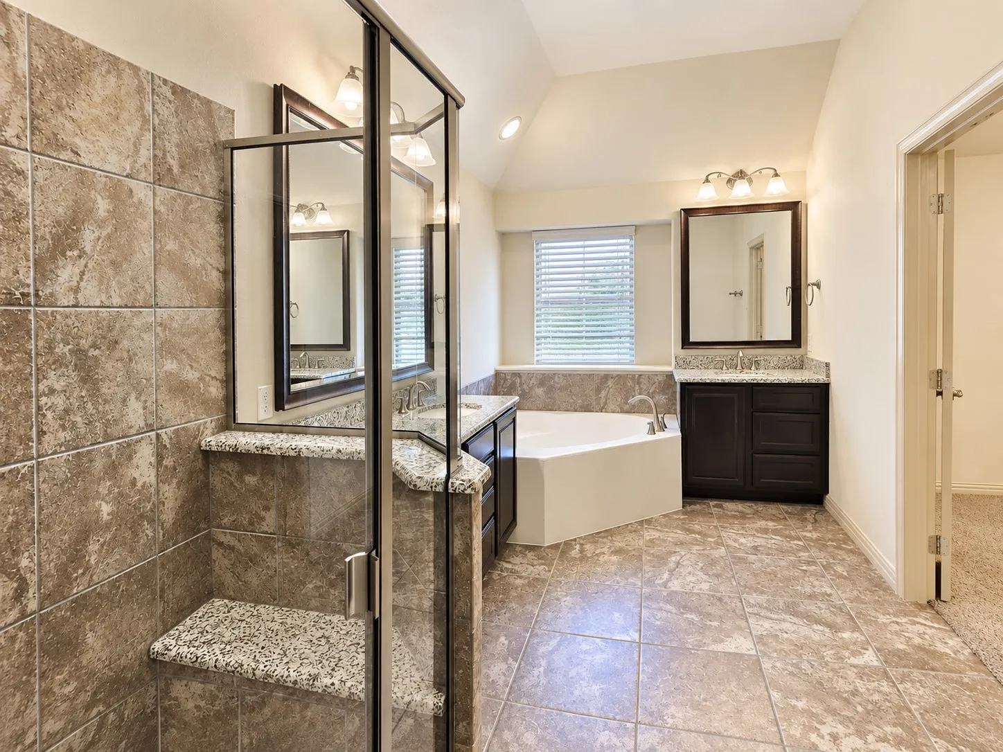 Single Family Residence For Rent in Denton County , 219 Carrington Lane, Lewisville, Texas 75067, 4 Bedroom, 4 Bathroom, 2 Garage spaces, 3,017 Sqft, built in 2013, mls#21402431, Real Estate Agent in Lewisville, Homes For Rent in Denton county, Homes For Rent in Lewisville, Realtor in Lewisville Texas, Real Estate Brokerage Independent Realty Texas, Luminita Cordes Realtor