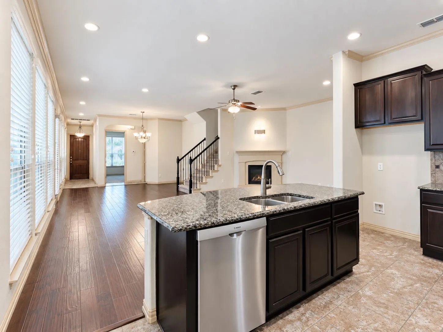 Single Family Residence For Rent in Denton County , 219 Carrington Lane, Lewisville, Texas 75067, 4 Bedroom, 4 Bathroom, 2 Garage spaces, 3,017 Sqft, built in 2013, mls#21402431, Real Estate Agent in Lewisville, Homes For Rent in Denton county, Homes For Rent in Lewisville, Realtor in Lewisville Texas, Real Estate Brokerage Independent Realty Texas, Luminita Cordes Realtor
