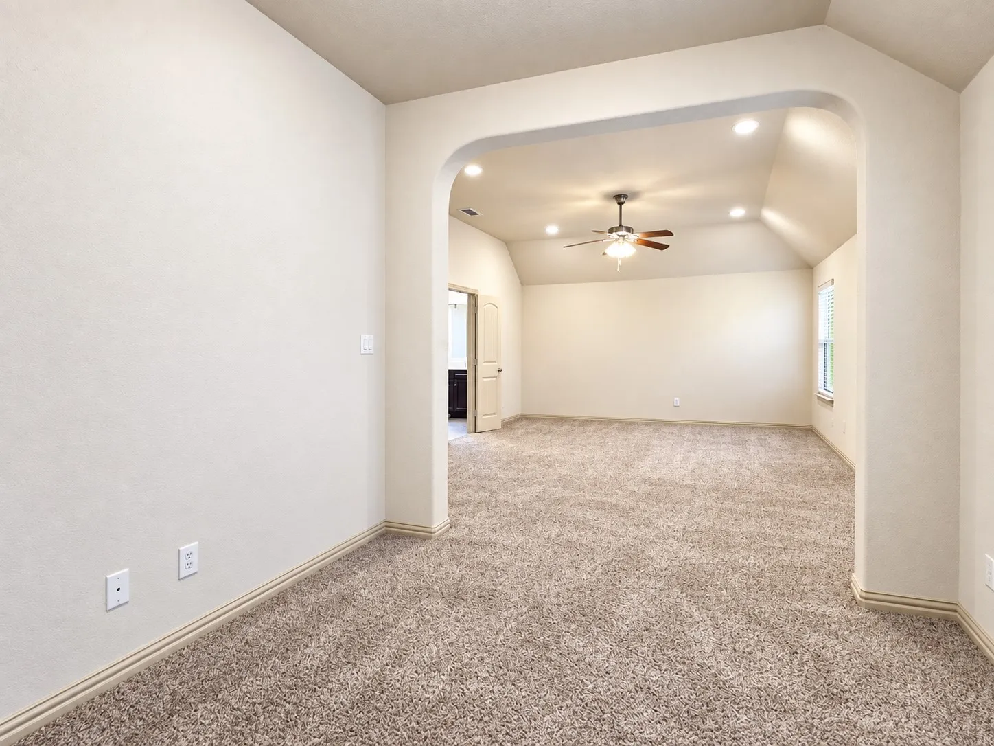 Single Family Residence For Rent in Denton County , 219 Carrington Lane, Lewisville, Texas 75067, 4 Bedroom, 4 Bathroom, 2 Garage spaces, 3,017 Sqft, built in 2013, mls#21402431, Real Estate Agent in Lewisville, Homes For Rent in Denton county, Homes For Rent in Lewisville, Realtor in Lewisville Texas, Real Estate Brokerage Independent Realty Texas, Luminita Cordes Realtor
