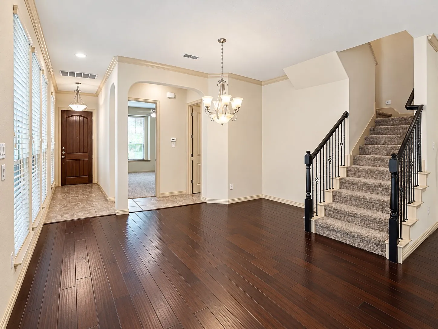 Single Family Residence For Rent in Denton County , 219 Carrington Lane, Lewisville, Texas 75067, 4 Bedroom, 4 Bathroom, 2 Garage spaces, 3,017 Sqft, built in 2013, mls#21402431, Real Estate Agent in Lewisville, Homes For Rent in Denton county, Homes For Rent in Lewisville, Realtor in Lewisville Texas, Real Estate Brokerage Independent Realty Texas, Luminita Cordes Realtor