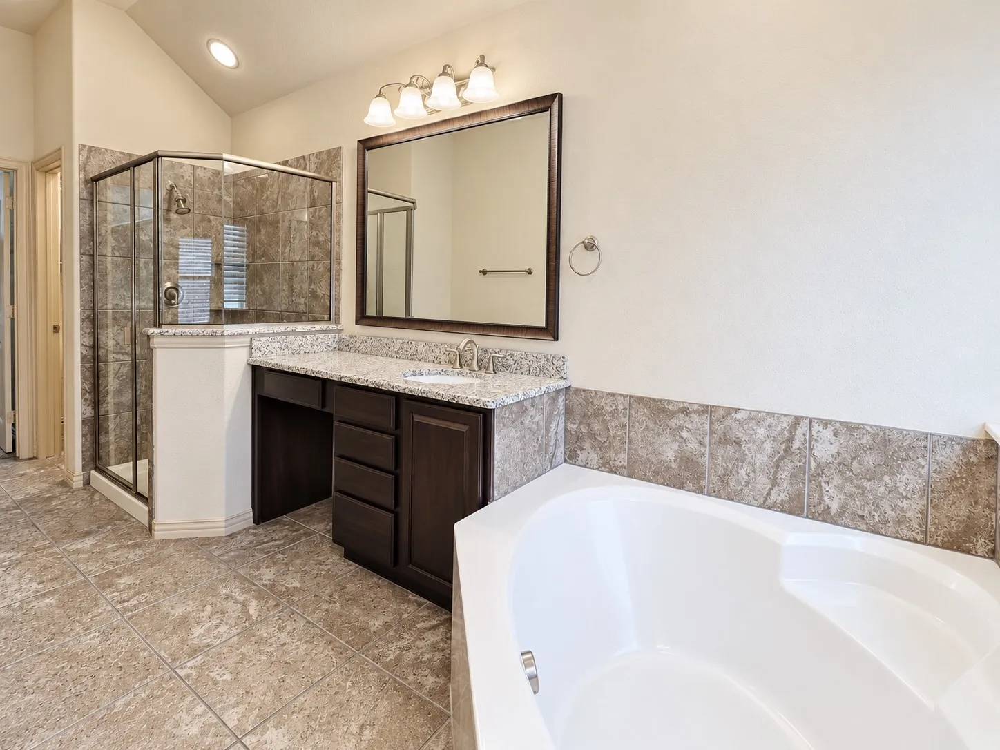Single Family Residence For Rent in Denton County , 219 Carrington Lane, Lewisville, Texas 75067, 4 Bedroom, 4 Bathroom, 2 Garage spaces, 3,017 Sqft, built in 2013, mls#21402431, Real Estate Agent in Lewisville, Homes For Rent in Denton county, Homes For Rent in Lewisville, Realtor in Lewisville Texas, Real Estate Brokerage Independent Realty Texas, Luminita Cordes Realtor
