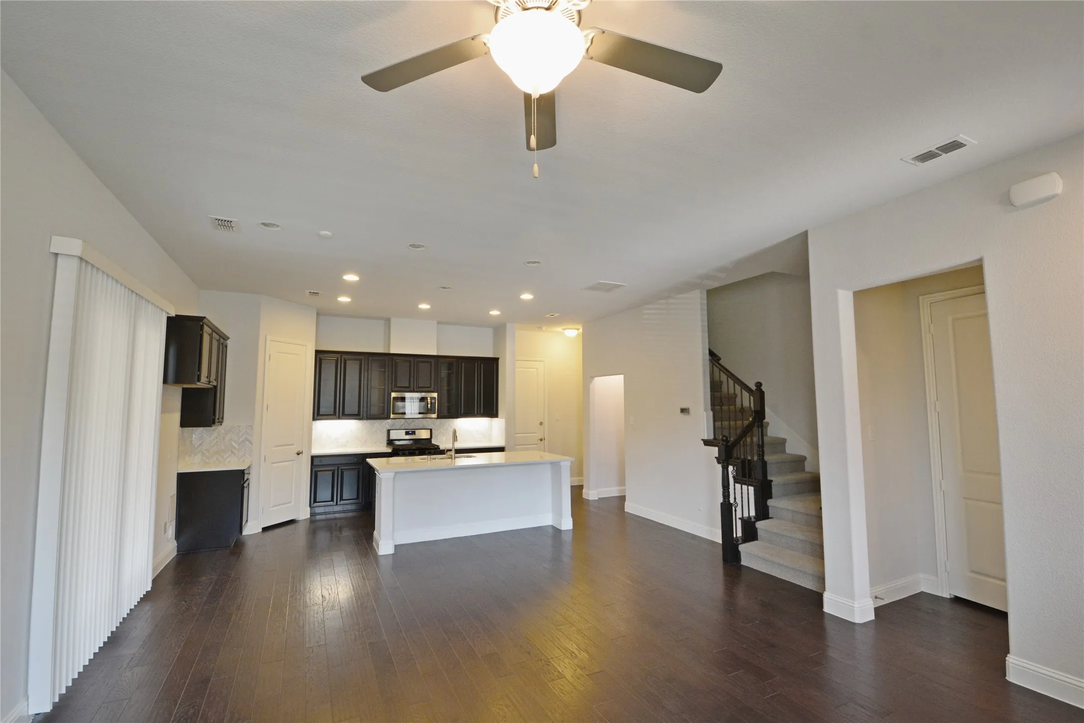Single Family Residence For Rent in Collin County , 607 Ansley Way, Allen, Texas 75013, 3 Bedroom, 3 Bathroom, 2 Garage spaces, 1,913 Sqft, built in 2017, mls#21403402, Real Estate Agent in Allen, Homes For Rent in Collin county, Homes For Rent in Allen, Realtor in Allen Texas, Real Estate Brokerage Independent Realty Texas, Luminita Cordes Realtor