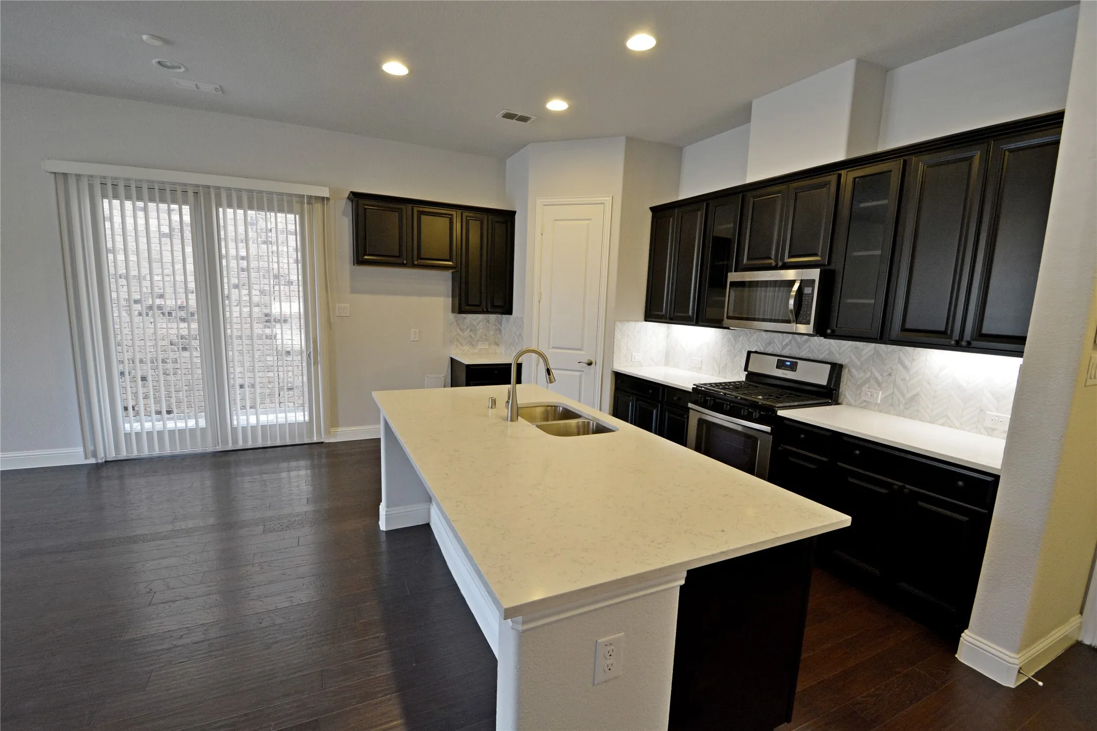 Single Family Residence For Rent in Collin County , 607 Ansley Way, Allen, Texas 75013, 3 Bedroom, 3 Bathroom, 2 Garage spaces, 1,913 Sqft, built in 2017, mls#21403402, Real Estate Agent in Allen, Homes For Rent in Collin county, Homes For Rent in Allen, Realtor in Allen Texas, Real Estate Brokerage Independent Realty Texas, Luminita Cordes Realtor
