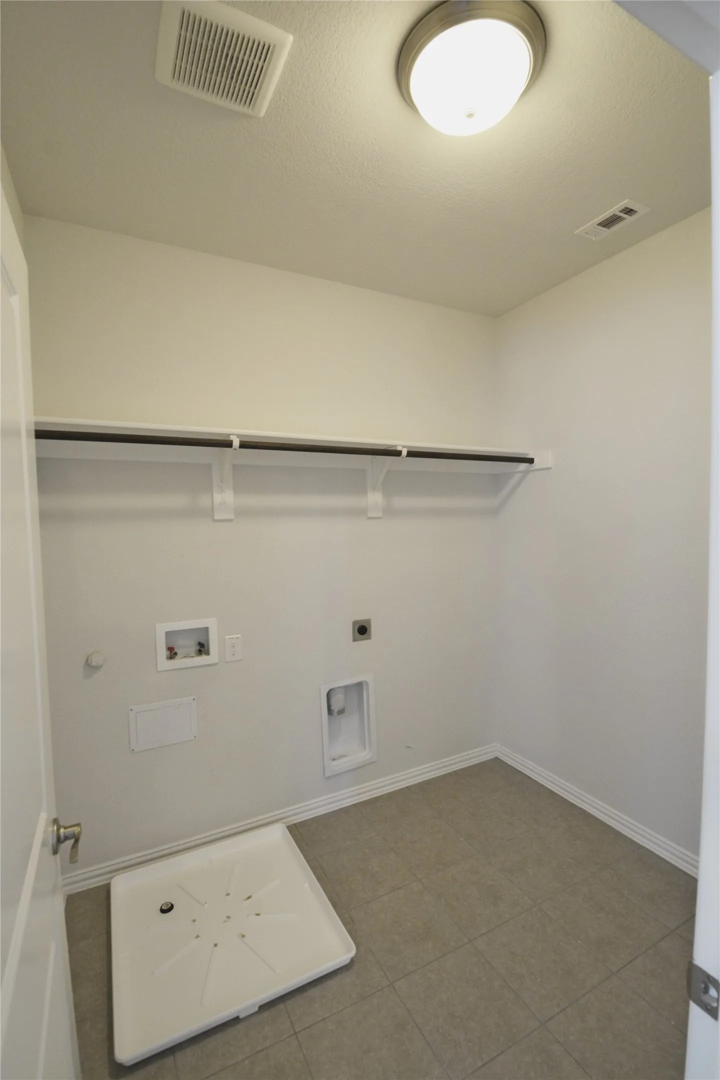 Single Family Residence For Rent in Collin County , 607 Ansley Way, Allen, Texas 75013, 3 Bedroom, 3 Bathroom, 2 Garage spaces, 1,913 Sqft, built in 2017, mls#21403402, Real Estate Agent in Allen, Homes For Rent in Collin county, Homes For Rent in Allen, Realtor in Allen Texas, Real Estate Brokerage Independent Realty Texas, Luminita Cordes Realtor