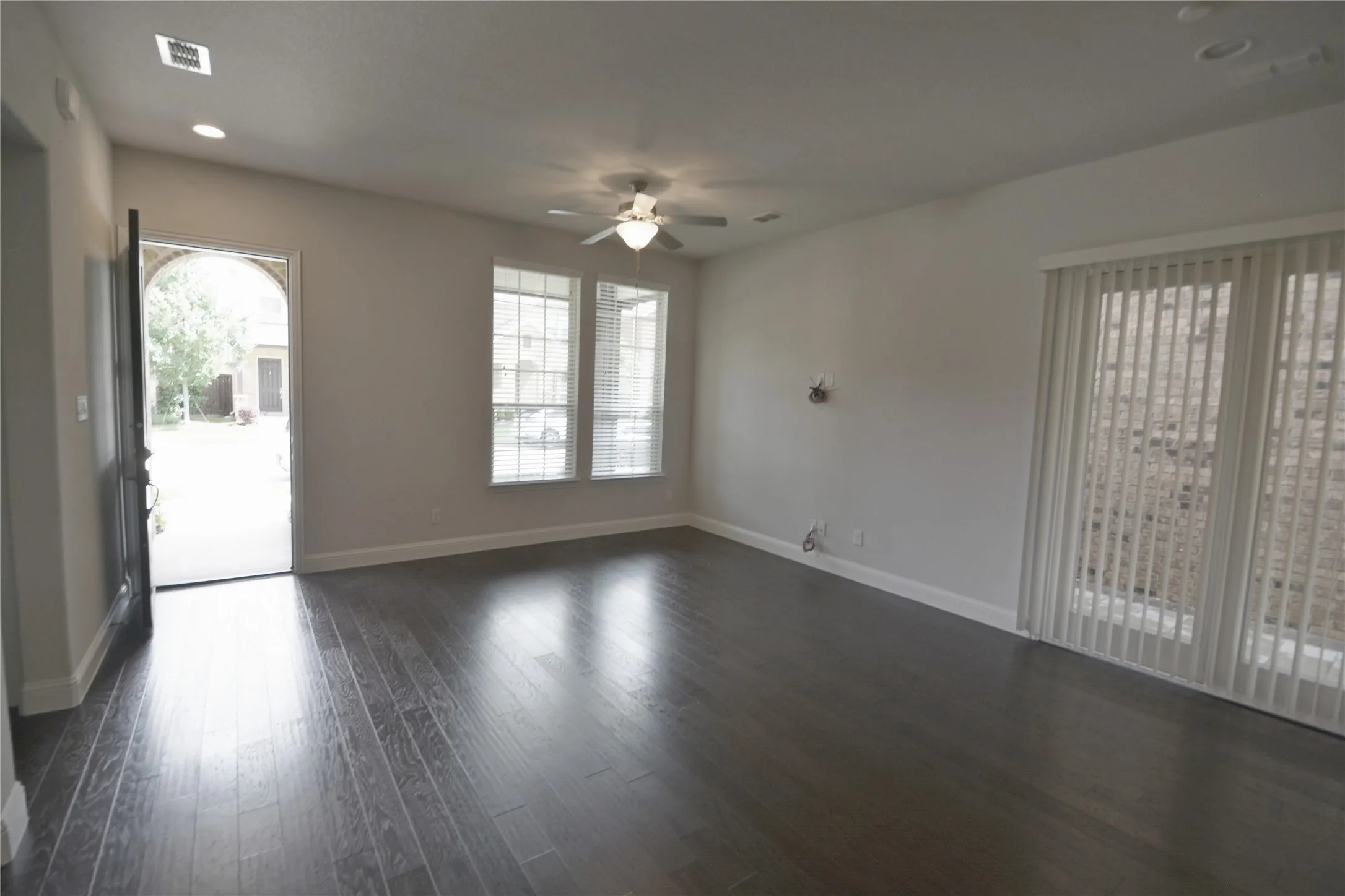 Single Family Residence For Rent in Collin County , 607 Ansley Way, Allen, Texas 75013, 3 Bedroom, 3 Bathroom, 2 Garage spaces, 1,913 Sqft, built in 2017, mls#21403402, Real Estate Agent in Allen, Homes For Rent in Collin county, Homes For Rent in Allen, Realtor in Allen Texas, Real Estate Brokerage Independent Realty Texas, Luminita Cordes Realtor