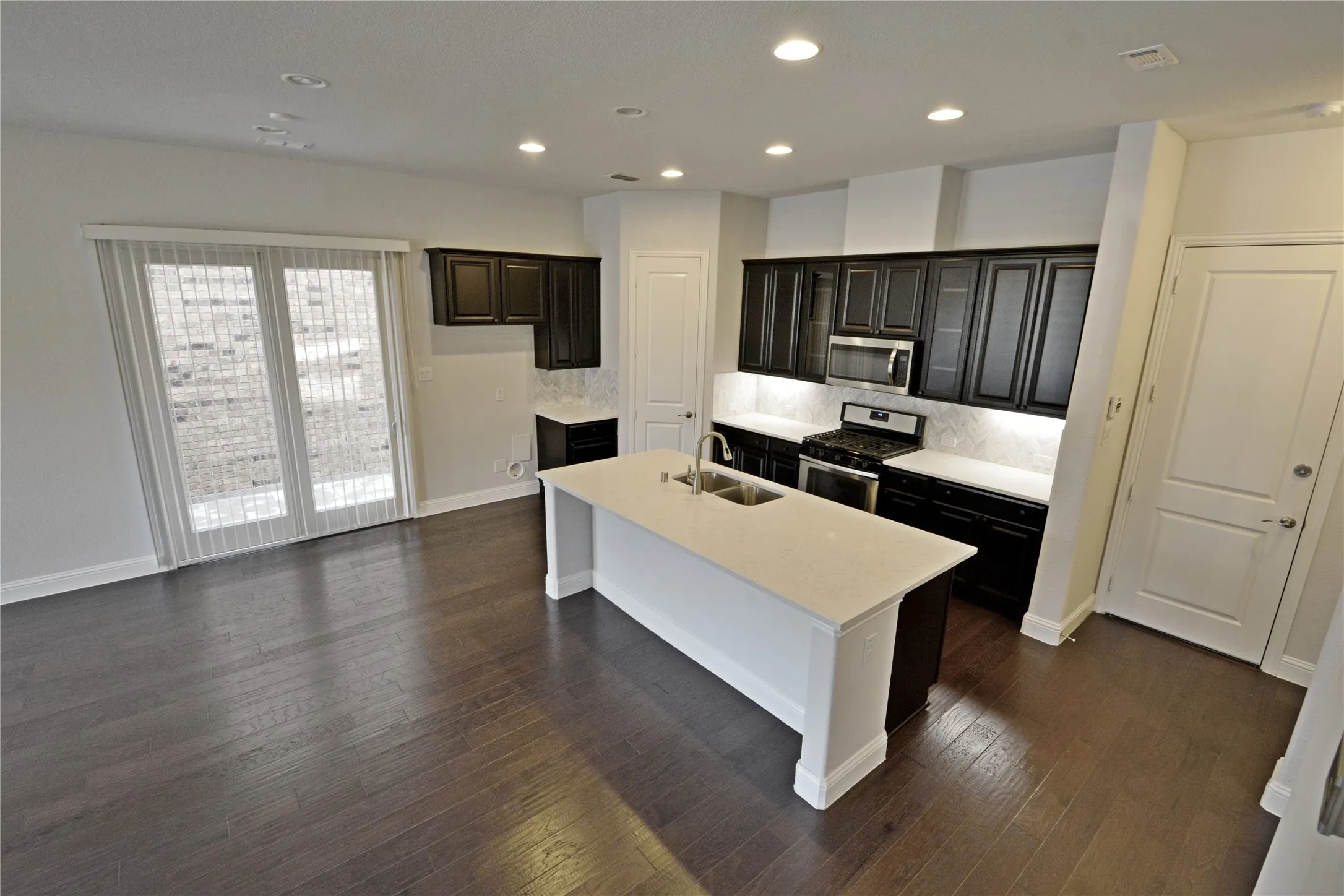 Single Family Residence For Rent in Collin County , 607 Ansley Way, Allen, Texas 75013, 3 Bedroom, 3 Bathroom, 2 Garage spaces, 1,913 Sqft, built in 2017, mls#21403402, Real Estate Agent in Allen, Homes For Rent in Collin county, Homes For Rent in Allen, Realtor in Allen Texas, Real Estate Brokerage Independent Realty Texas, Luminita Cordes Realtor