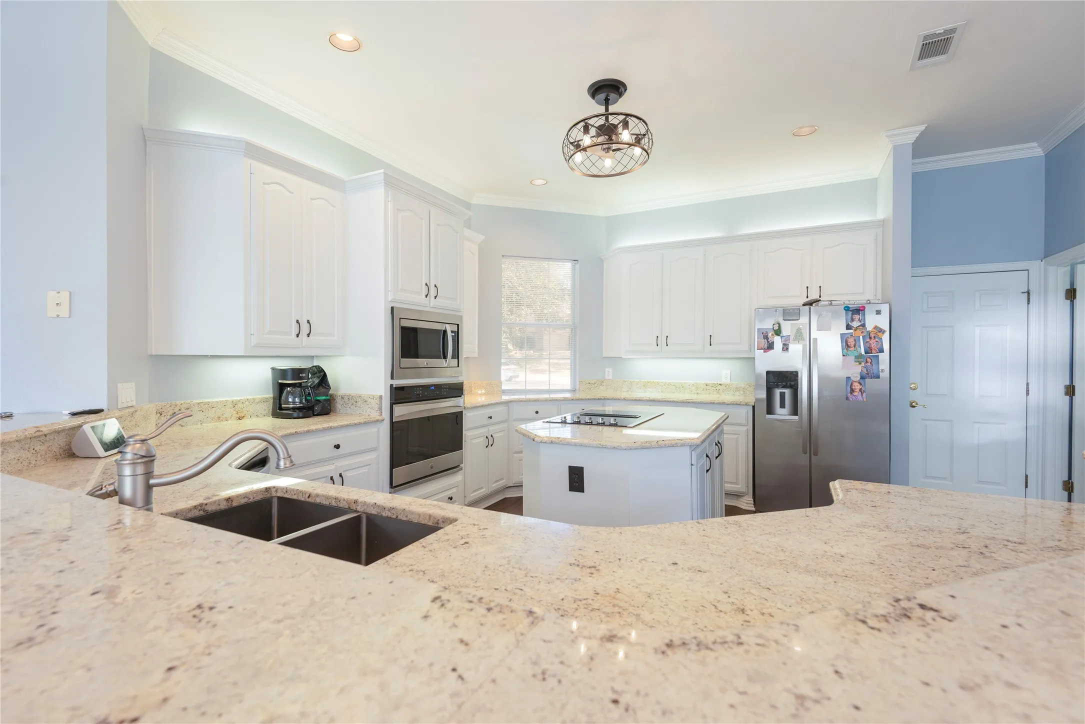 Single Family Residence For Rent in Collin County , 909 Hills Creek Drive, Mc Kinney, Texas 75072, 4 Bedroom, 4 Bathroom, 3 Garage spaces, 3,577 Sqft, built in 1993, mls#21403406, Real Estate Agent in Mc Kinney, Homes For Rent in Collin county, Homes For Rent in Mc Kinney, Realtor in Mc Kinney Texas, Real Estate Brokerage Independent Realty Texas, Luminita Cordes Realtor