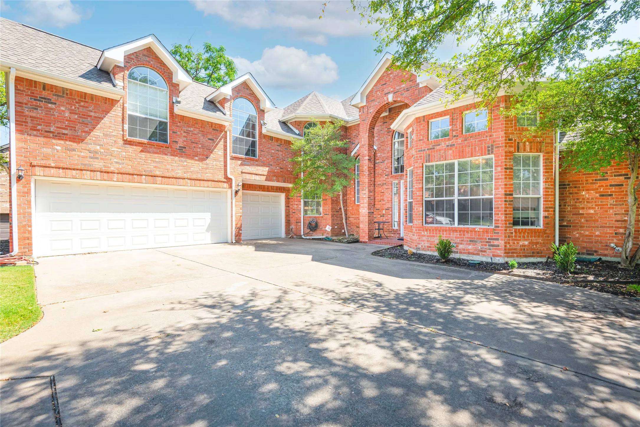 Single Family Residence For Rent in Collin County , 909 Hills Creek Drive, Mc Kinney, Texas 75072, 4 Bedroom, 4 Bathroom, 3 Garage spaces, 3,577 Sqft, built in 1993, mls#21403406, Real Estate Agent in Mc Kinney, Homes For Rent in Collin county, Homes For Rent in Mc Kinney, Realtor in Mc Kinney Texas, Real Estate Brokerage Independent Realty Texas, Luminita Cordes Realtor