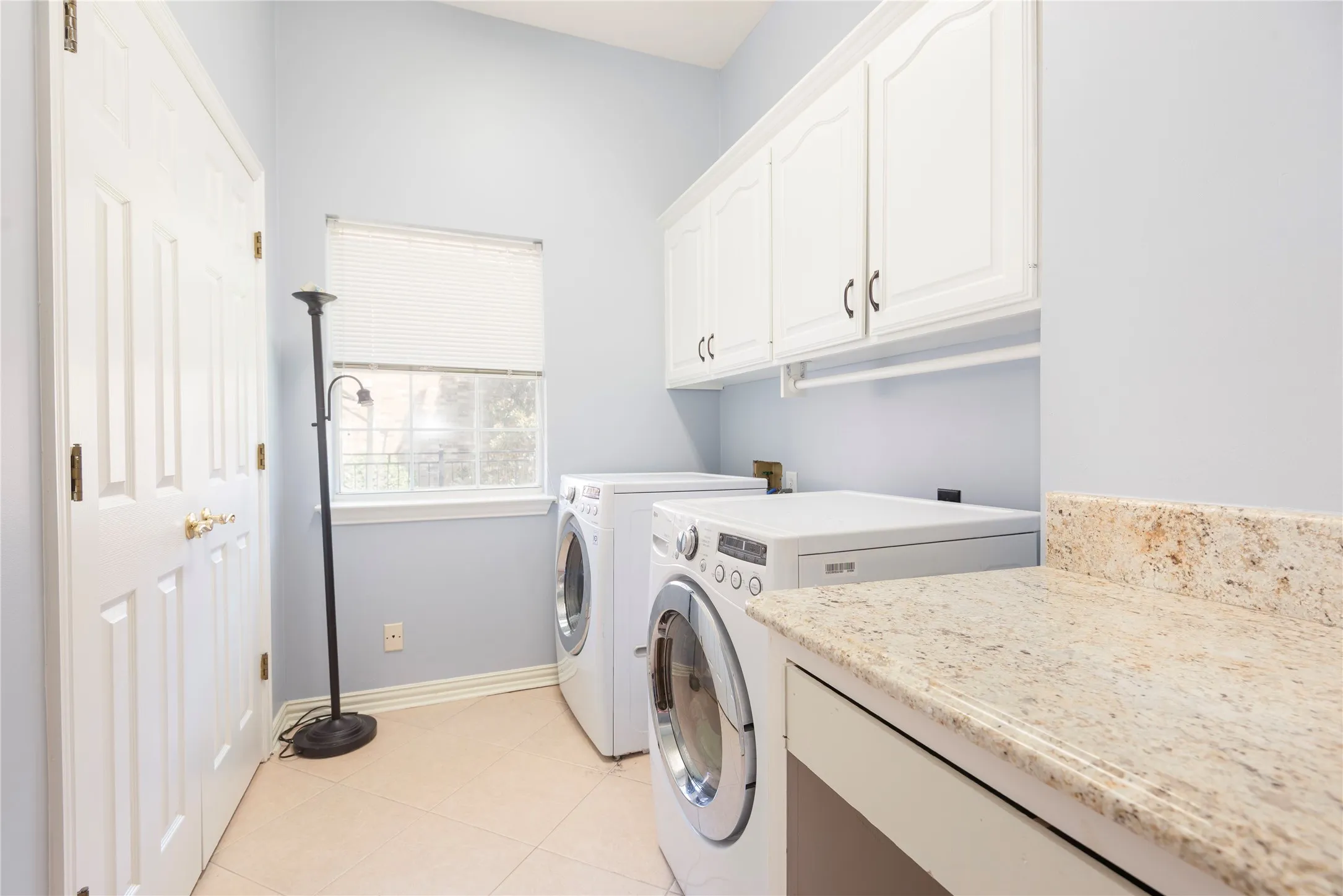Single Family Residence For Rent in Collin County , 909 Hills Creek Drive, Mc Kinney, Texas 75072, 4 Bedroom, 4 Bathroom, 3 Garage spaces, 3,577 Sqft, built in 1993, mls#21403406, Real Estate Agent in Mc Kinney, Homes For Rent in Collin county, Homes For Rent in Mc Kinney, Realtor in Mc Kinney Texas, Real Estate Brokerage Independent Realty Texas, Luminita Cordes Realtor