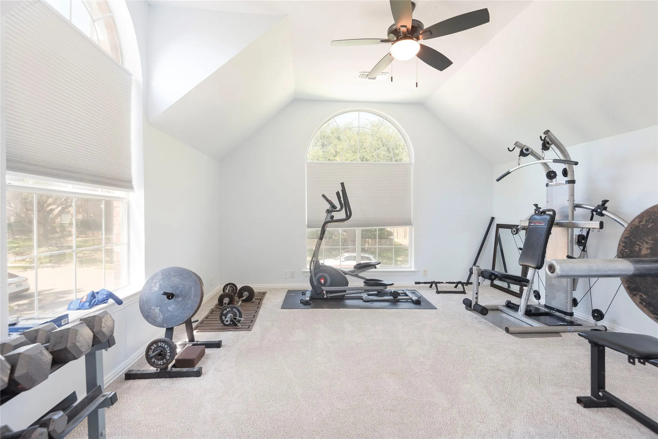 Single Family Residence For Rent in Collin County , 909 Hills Creek Drive, Mc Kinney, Texas 75072, 4 Bedroom, 4 Bathroom, 3 Garage spaces, 3,577 Sqft, built in 1993, mls#21403406, Real Estate Agent in Mc Kinney, Homes For Rent in Collin county, Homes For Rent in Mc Kinney, Realtor in Mc Kinney Texas, Real Estate Brokerage Independent Realty Texas, Luminita Cordes Realtor