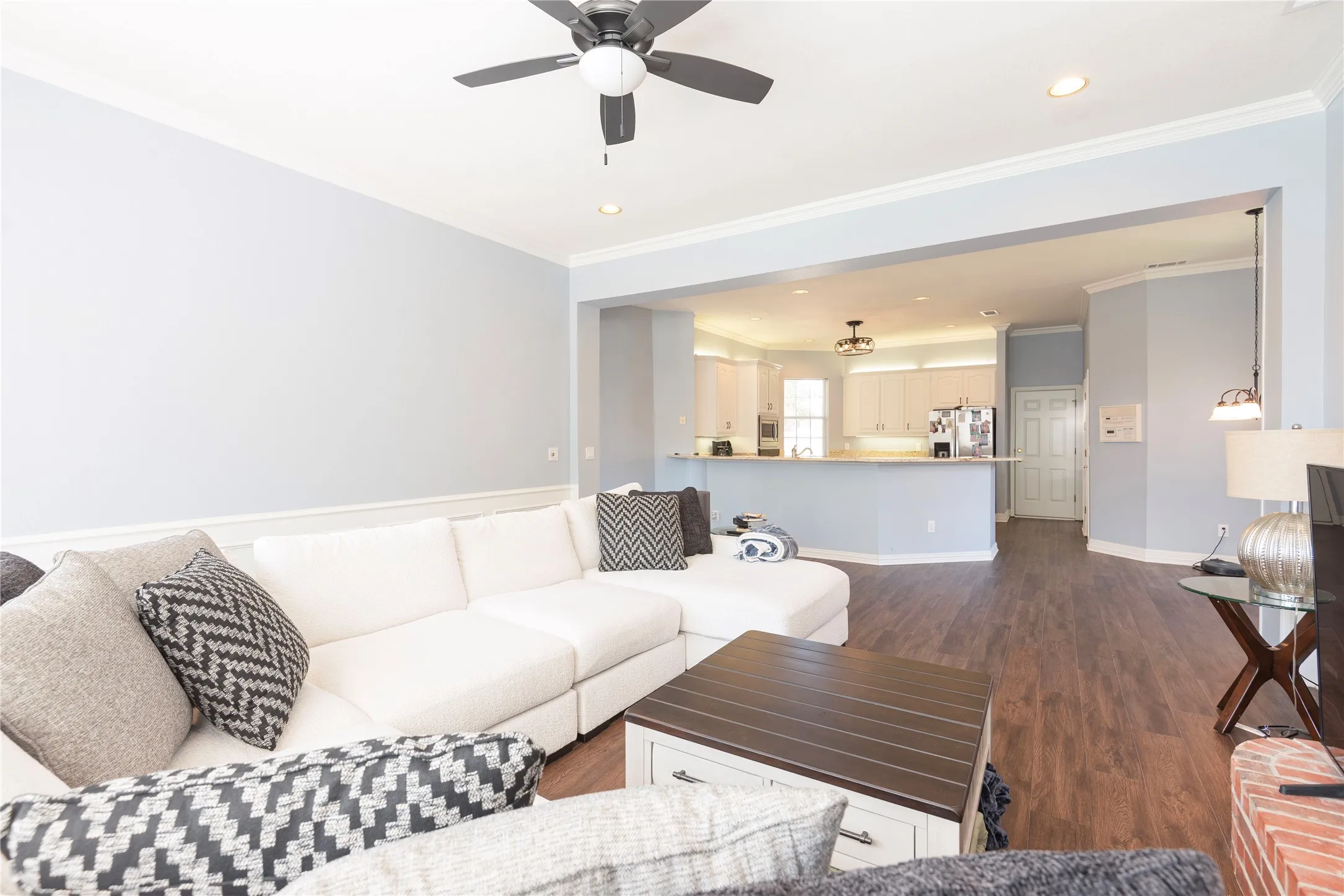 Single Family Residence For Rent in Collin County , 909 Hills Creek Drive, Mc Kinney, Texas 75072, 4 Bedroom, 4 Bathroom, 3 Garage spaces, 3,577 Sqft, built in 1993, mls#21403406, Real Estate Agent in Mc Kinney, Homes For Rent in Collin county, Homes For Rent in Mc Kinney, Realtor in Mc Kinney Texas, Real Estate Brokerage Independent Realty Texas, Luminita Cordes Realtor