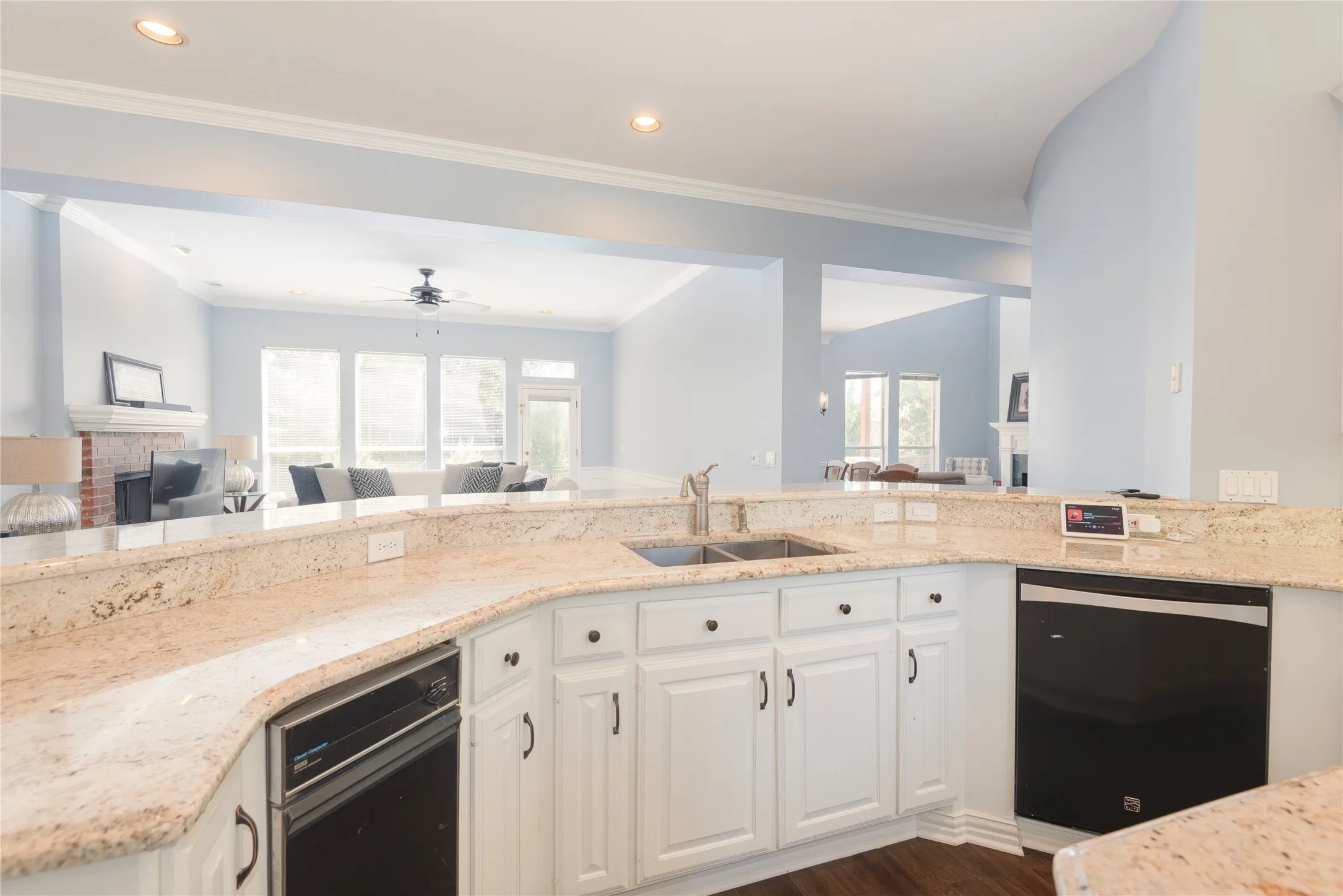 Single Family Residence For Rent in Collin County , 909 Hills Creek Drive, Mc Kinney, Texas 75072, 4 Bedroom, 4 Bathroom, 3 Garage spaces, 3,577 Sqft, built in 1993, mls#21403406, Real Estate Agent in Mc Kinney, Homes For Rent in Collin county, Homes For Rent in Mc Kinney, Realtor in Mc Kinney Texas, Real Estate Brokerage Independent Realty Texas, Luminita Cordes Realtor