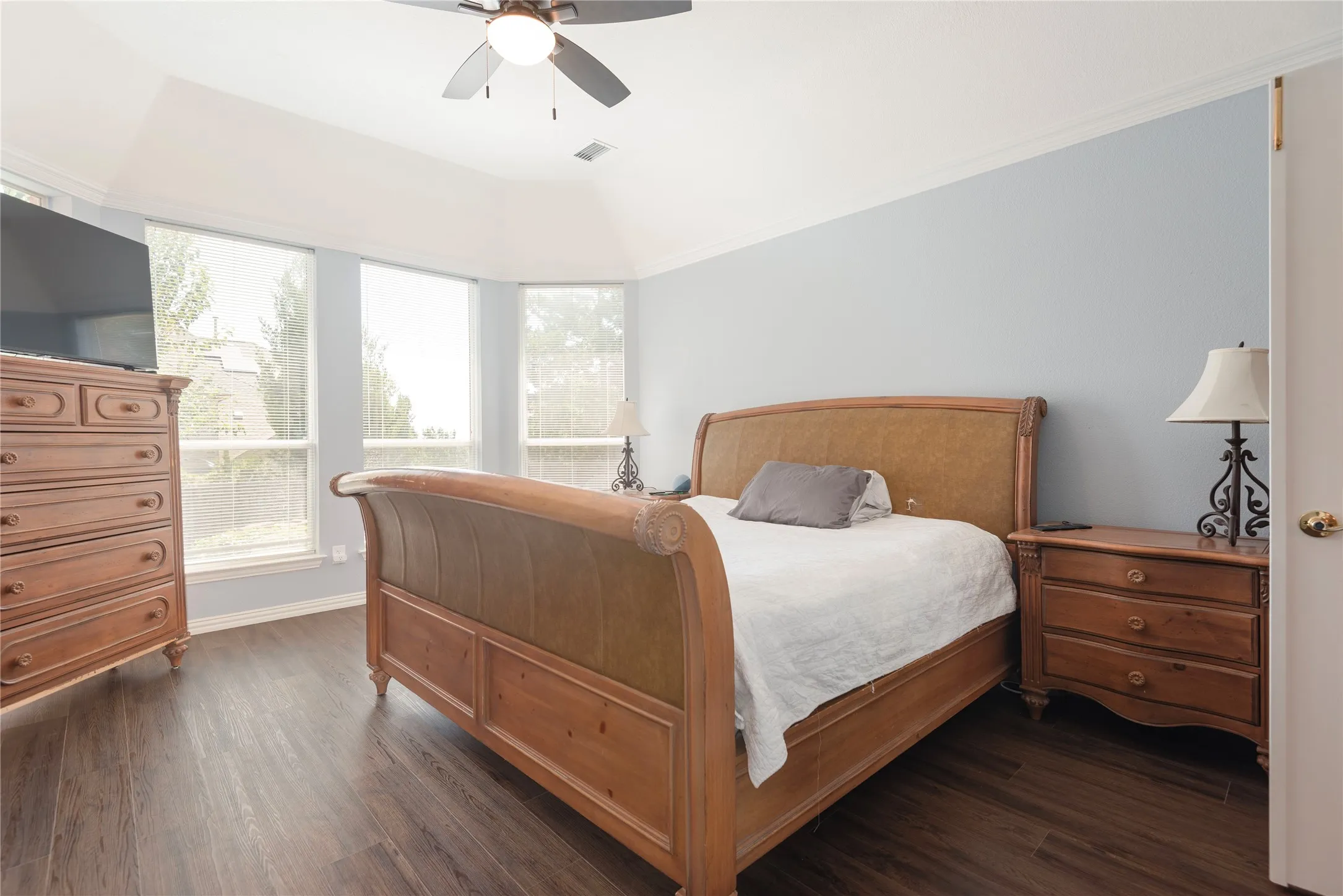 Single Family Residence For Rent in Collin County , 909 Hills Creek Drive, Mc Kinney, Texas 75072, 4 Bedroom, 4 Bathroom, 3 Garage spaces, 3,577 Sqft, built in 1993, mls#21403406, Real Estate Agent in Mc Kinney, Homes For Rent in Collin county, Homes For Rent in Mc Kinney, Realtor in Mc Kinney Texas, Real Estate Brokerage Independent Realty Texas, Luminita Cordes Realtor