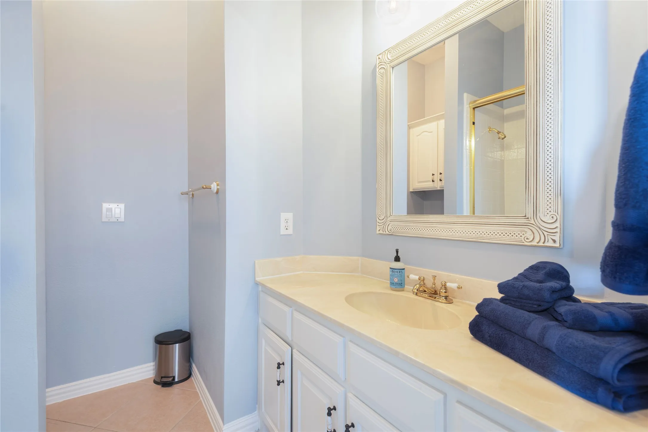 Single Family Residence For Rent in Collin County , 909 Hills Creek Drive, Mc Kinney, Texas 75072, 4 Bedroom, 4 Bathroom, 3 Garage spaces, 3,577 Sqft, built in 1993, mls#21403406, Real Estate Agent in Mc Kinney, Homes For Rent in Collin county, Homes For Rent in Mc Kinney, Realtor in Mc Kinney Texas, Real Estate Brokerage Independent Realty Texas, Luminita Cordes Realtor