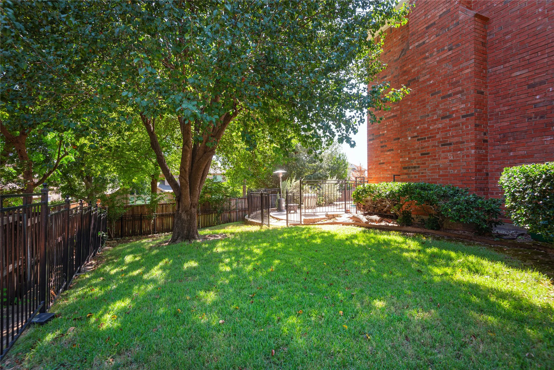 Single Family Residence For Rent in Collin County , 909 Hills Creek Drive, Mc Kinney, Texas 75072, 4 Bedroom, 4 Bathroom, 3 Garage spaces, 3,577 Sqft, built in 1993, mls#21403406, Real Estate Agent in Mc Kinney, Homes For Rent in Collin county, Homes For Rent in Mc Kinney, Realtor in Mc Kinney Texas, Real Estate Brokerage Independent Realty Texas, Luminita Cordes Realtor