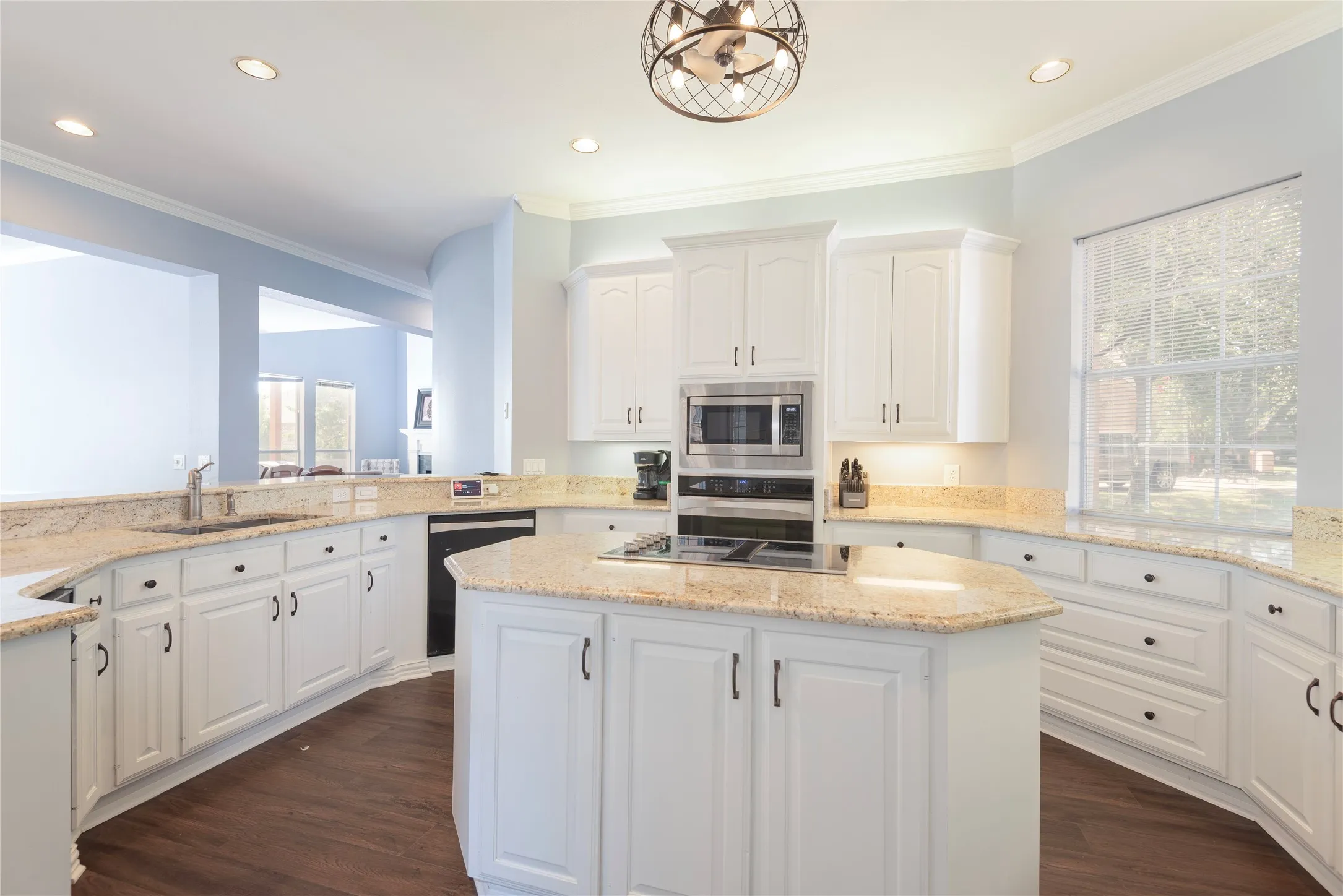 Single Family Residence For Rent in Collin County , 909 Hills Creek Drive, Mc Kinney, Texas 75072, 4 Bedroom, 4 Bathroom, 3 Garage spaces, 3,577 Sqft, built in 1993, mls#21403406, Real Estate Agent in Mc Kinney, Homes For Rent in Collin county, Homes For Rent in Mc Kinney, Realtor in Mc Kinney Texas, Real Estate Brokerage Independent Realty Texas, Luminita Cordes Realtor