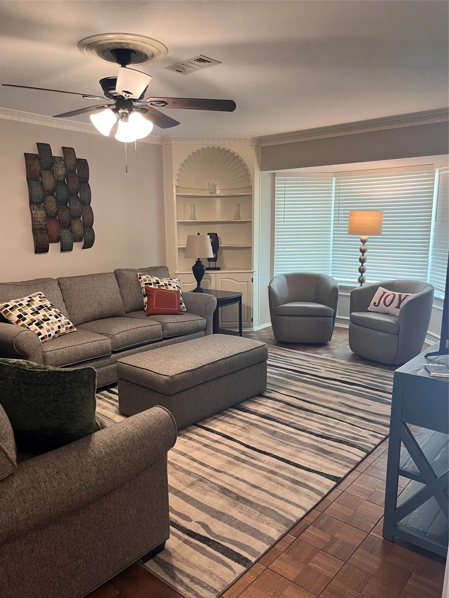 Single Family Residence For Rent in Tarrant County , 1706 Larkspur Drive, Arlington, Texas 76013, 3 Bedroom, 3 Bathroom, 2 Garage spaces, 2,536 Sqft, built in 1964, mls#21374244, Real Estate Agent in Arlington, Homes For Rent in Tarrant county, Homes For Rent in Arlington, Realtor in Arlington Texas, Real Estate Brokerage Independent Realty Texas, Luminita Cordes Realtor