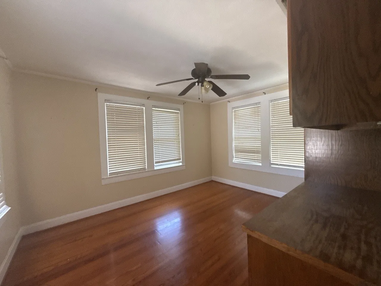Single Family Residence For Sale in Navarro County , 1820 Maplewood Avenue, Corsicana, Texas 75110, 3 Bedroom, 4 Bathroom, 2 Garage spaces, 2,272 Sqft, built in 1950, mls#21398874, Real Estate Agent in Corsicana, Homes For Sale in Navarro county, Homes For Sale in Corsicana, Realtor in Corsicana Texas, Real Estate Brokerage Independent Realty Texas, Luminita Cordes Realtor