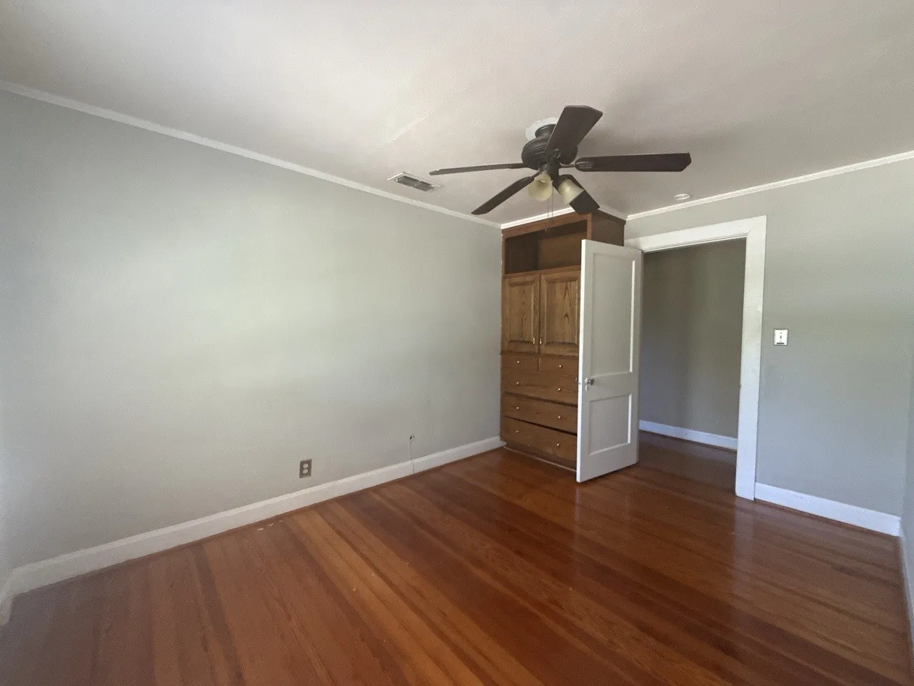 Single Family Residence For Sale in Navarro County , 1820 Maplewood Avenue, Corsicana, Texas 75110, 3 Bedroom, 4 Bathroom, 2 Garage spaces, 2,272 Sqft, built in 1950, mls#21398874, Real Estate Agent in Corsicana, Homes For Sale in Navarro county, Homes For Sale in Corsicana, Realtor in Corsicana Texas, Real Estate Brokerage Independent Realty Texas, Luminita Cordes Realtor