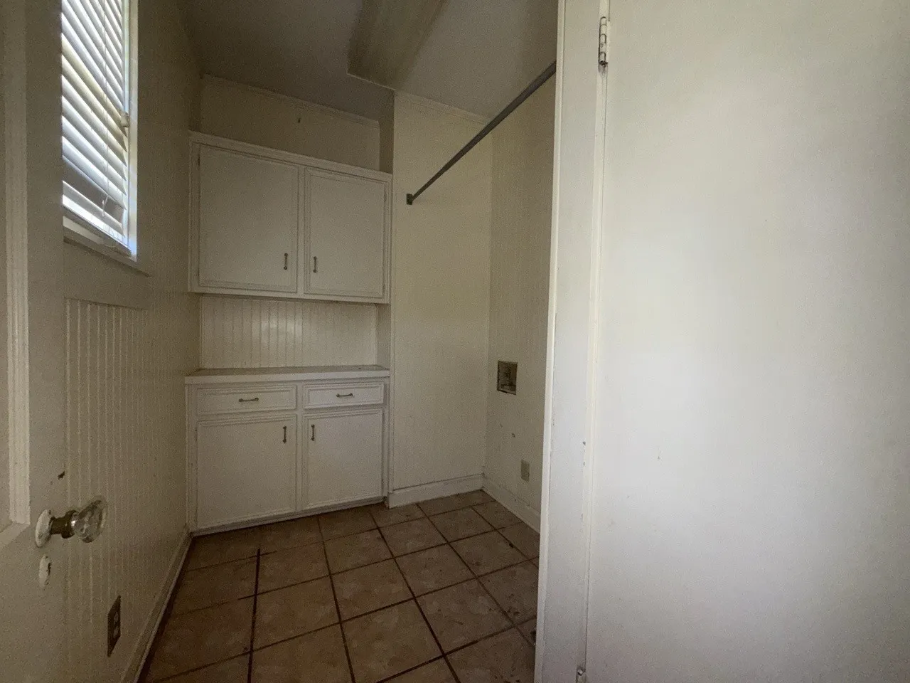 Single Family Residence For Sale in Navarro County , 1820 Maplewood Avenue, Corsicana, Texas 75110, 3 Bedroom, 4 Bathroom, 2 Garage spaces, 2,272 Sqft, built in 1950, mls#21398874, Real Estate Agent in Corsicana, Homes For Sale in Navarro county, Homes For Sale in Corsicana, Realtor in Corsicana Texas, Real Estate Brokerage Independent Realty Texas, Luminita Cordes Realtor