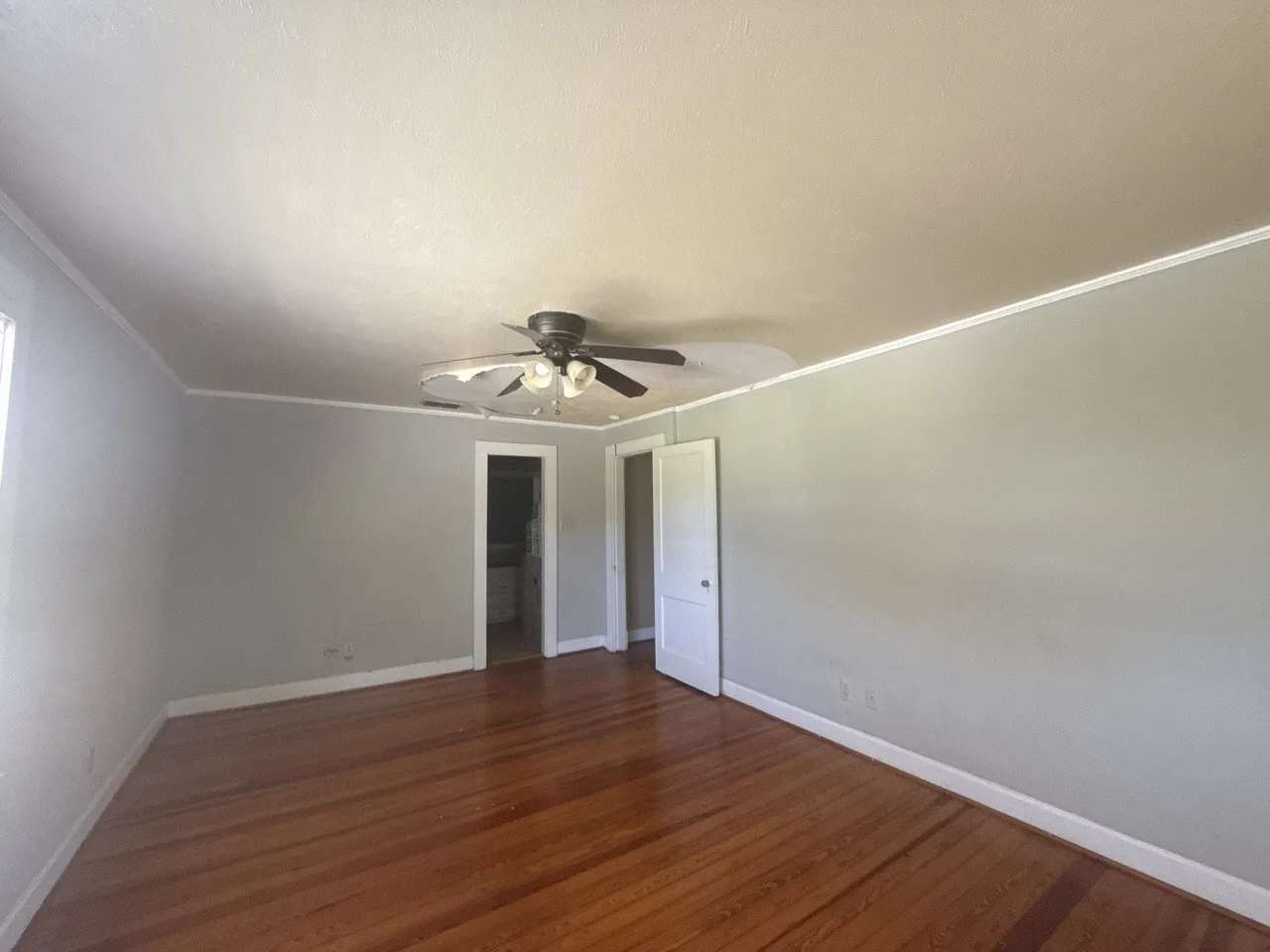 Single Family Residence For Sale in Navarro County , 1820 Maplewood Avenue, Corsicana, Texas 75110, 3 Bedroom, 4 Bathroom, 2 Garage spaces, 2,272 Sqft, built in 1950, mls#21398874, Real Estate Agent in Corsicana, Homes For Sale in Navarro county, Homes For Sale in Corsicana, Realtor in Corsicana Texas, Real Estate Brokerage Independent Realty Texas, Luminita Cordes Realtor